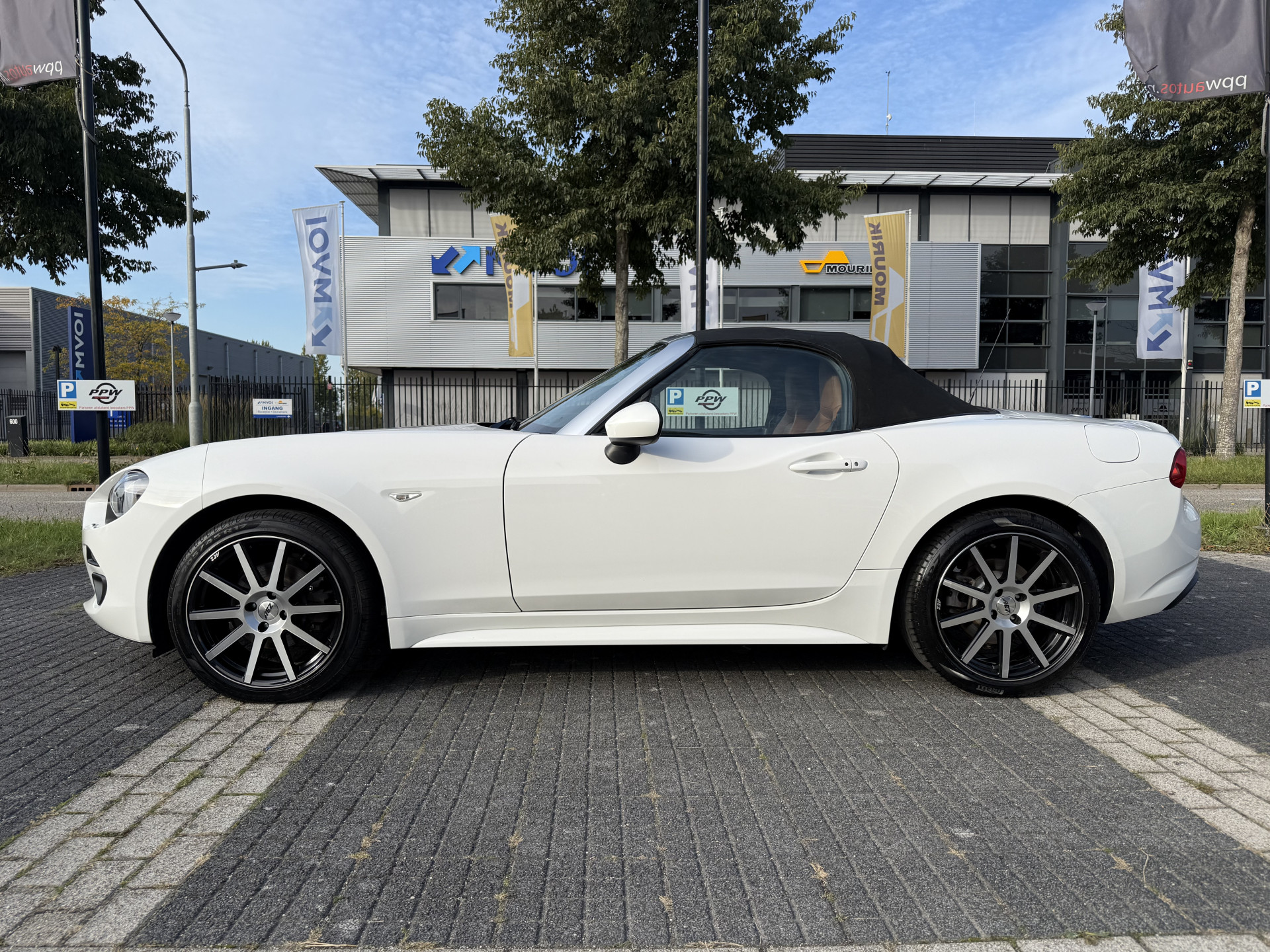 Foto van Fiat 124 Spider