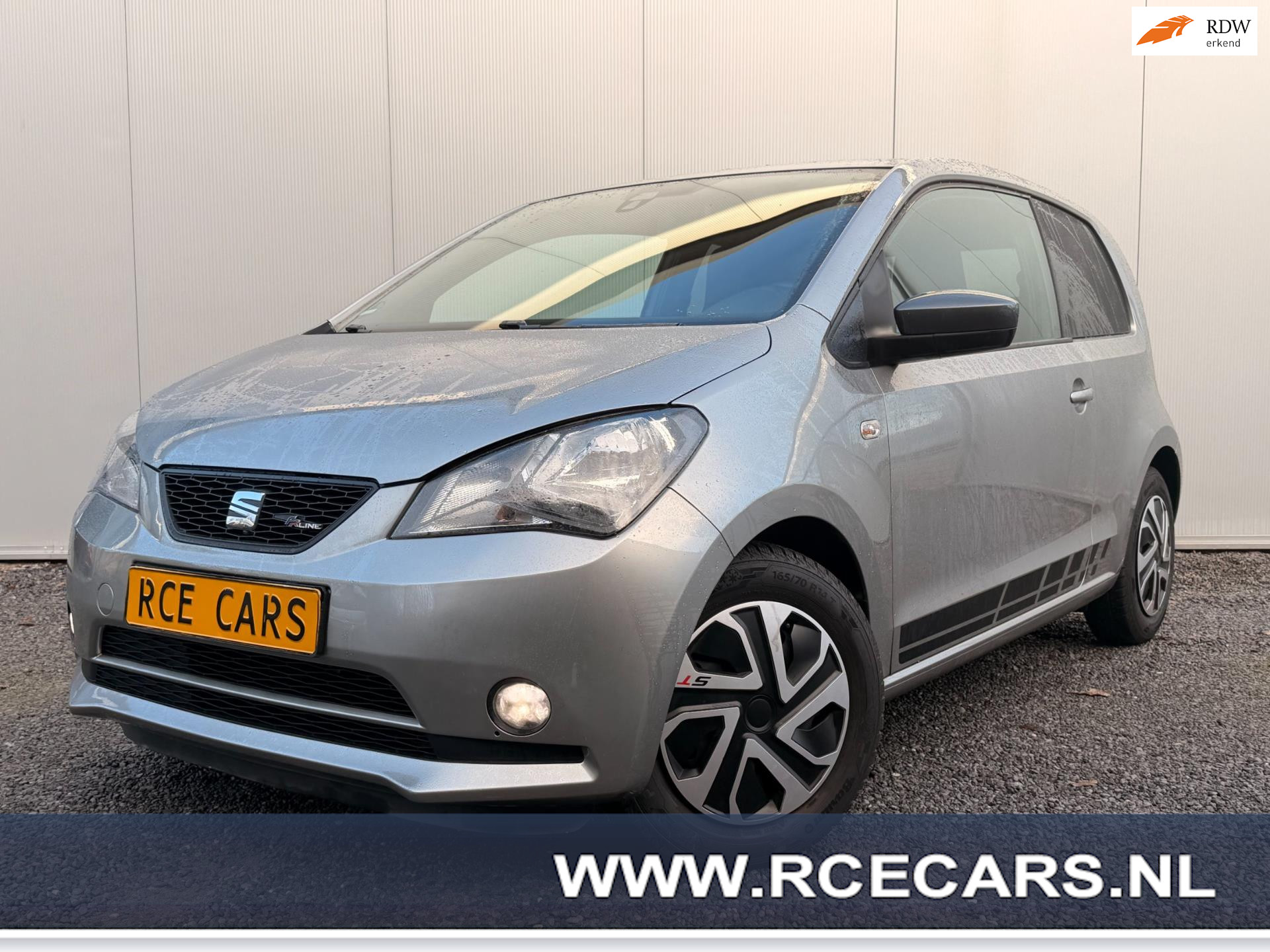 Seat Mii 1.0 FR Sport  Stoelverw  Cruisecontr  Clima  PDC  Blueth  Dealer Onderhouden !!! 2017 - voorkant