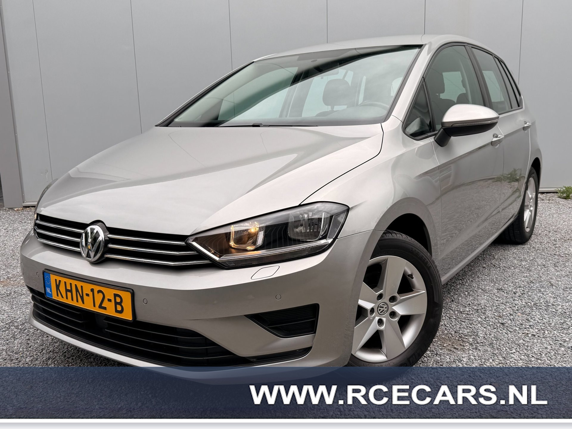 Volkswagen Golf Sportsvan 1.2 BlueMotion Technology  Cruisecontr PDC Stoelverw Clima Front assist 2017 - voorkant
