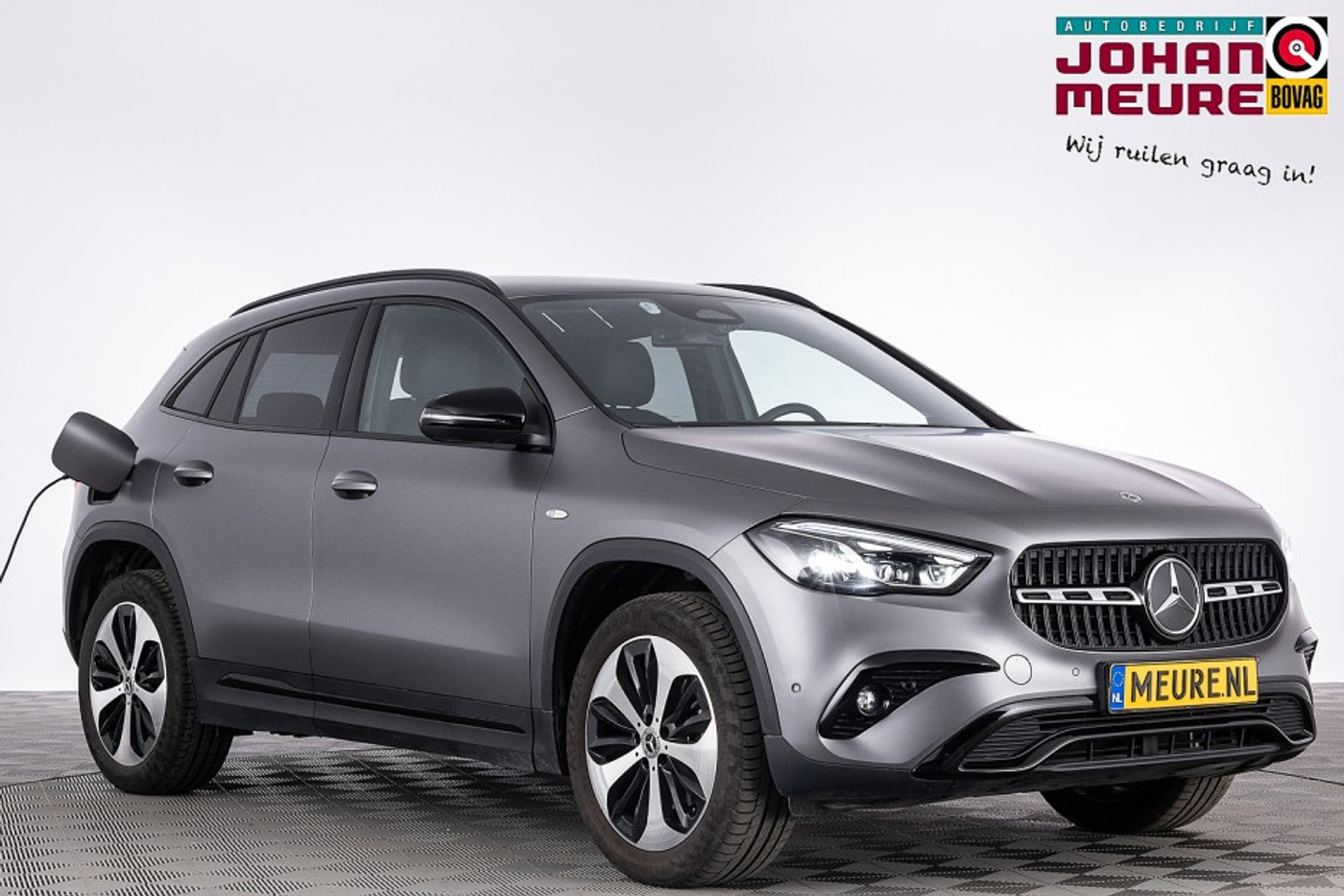 Mercedes-Benz Gla 250 E e Progressive Line *MAT GRIJS* LEDER | Full LED | STOELVERWARMING | PHEV . 2025 - voorkant