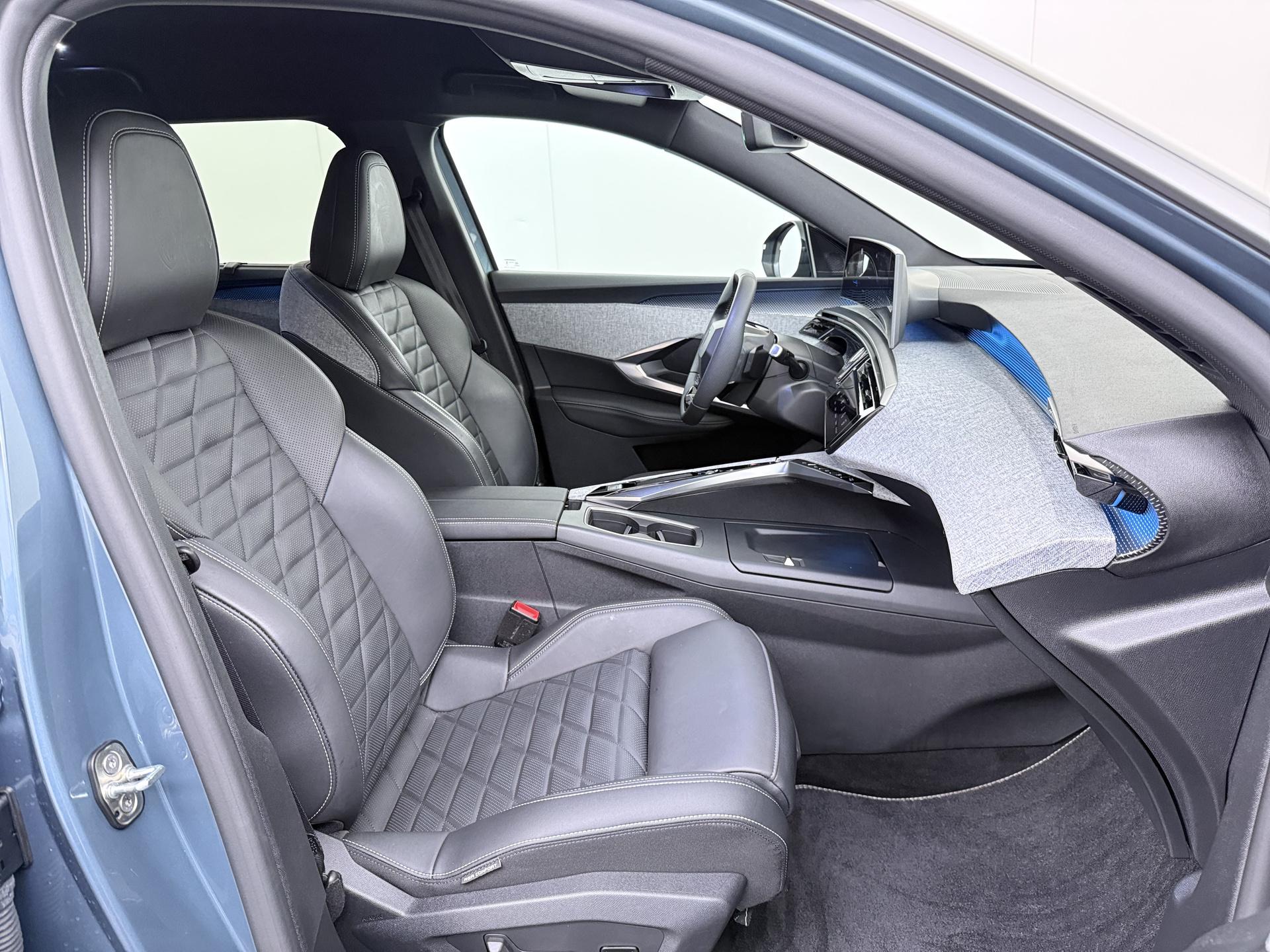 Foto van Peugeot E-5008