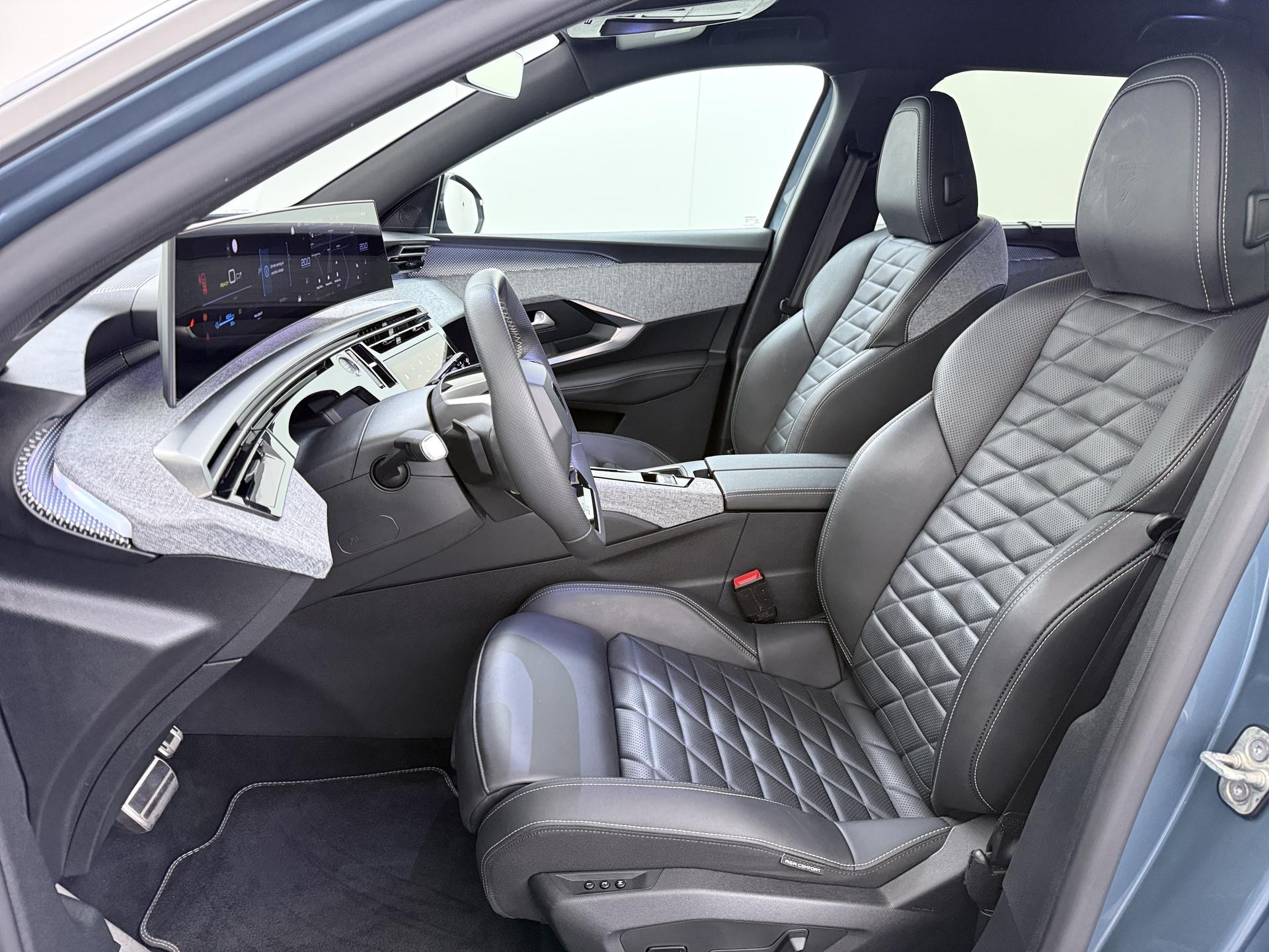 Foto van Peugeot E-5008