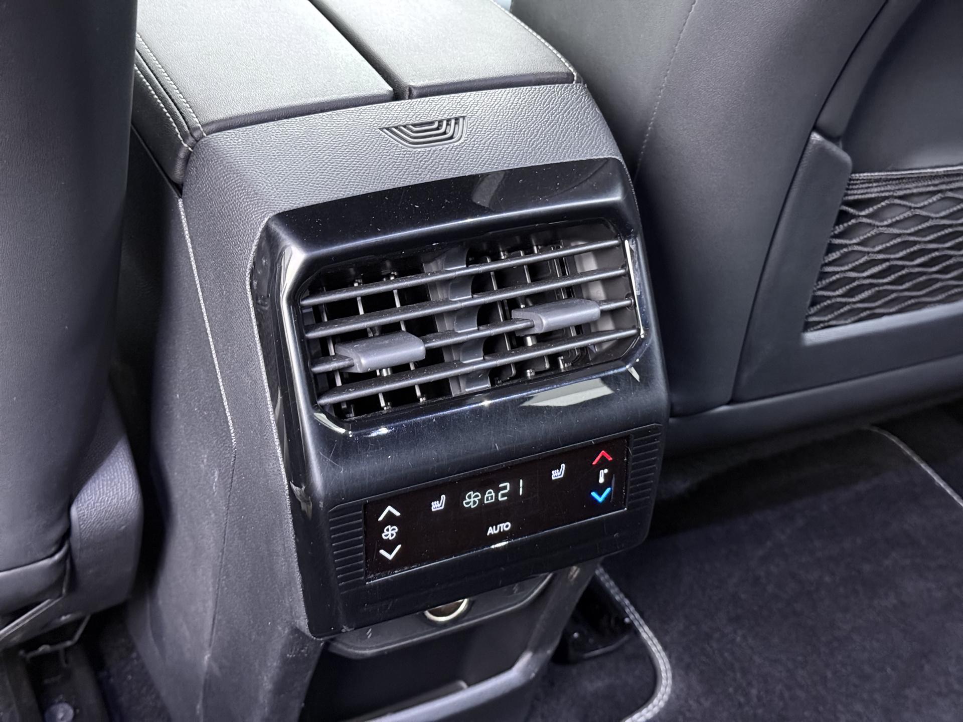 Foto van Peugeot E-5008