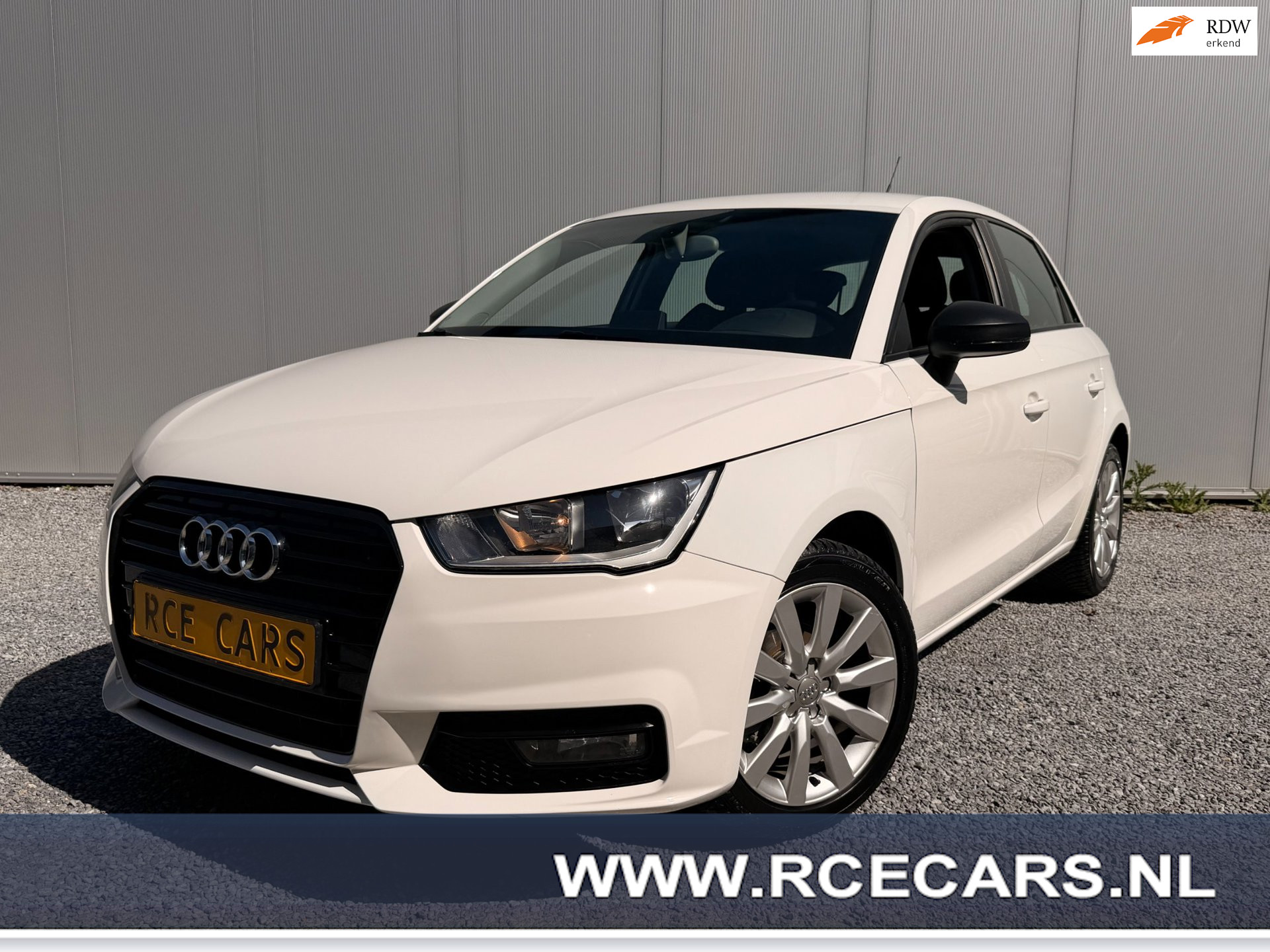 Audi A1 Sportback 1.0 TFSI Ambition  Navigatie Cruisecontr Stoelverw PDC DealerOnderh  Leder-Stof 2018 - voorkant