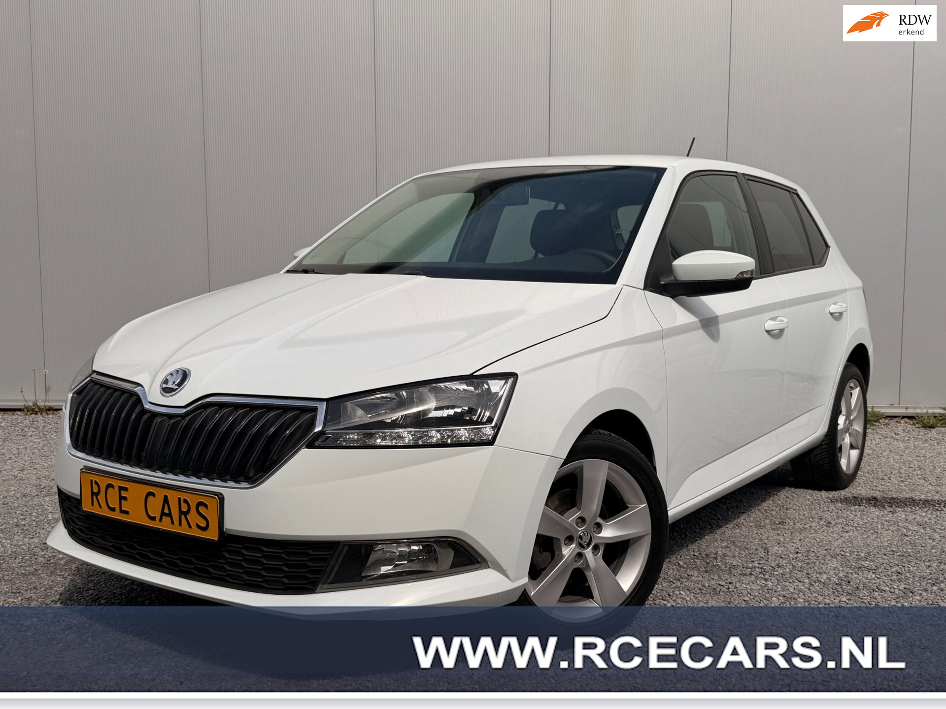 Skoda Fabia 1.0  Stoelverwarming  Parkdistancecontrole  Dealer Onderhouden 2019 - voorkant