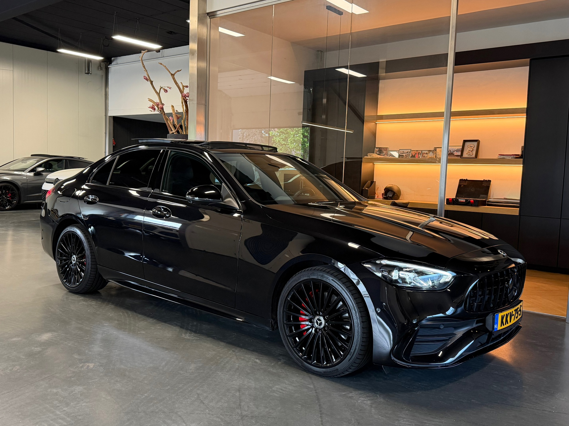Mercedes-Benz C 300 E 300 e AMG Night Pano Memory 360Cam. Dig.Light 2023 - voorkant
