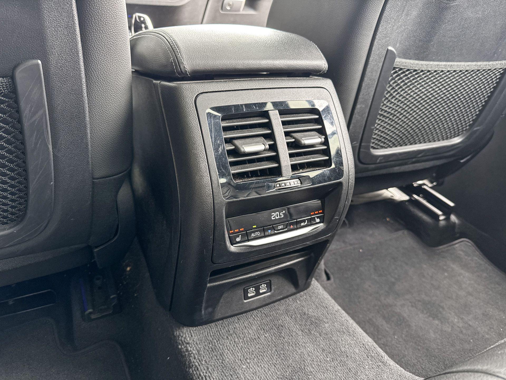 Foto van BMW X3 Xdrive20i