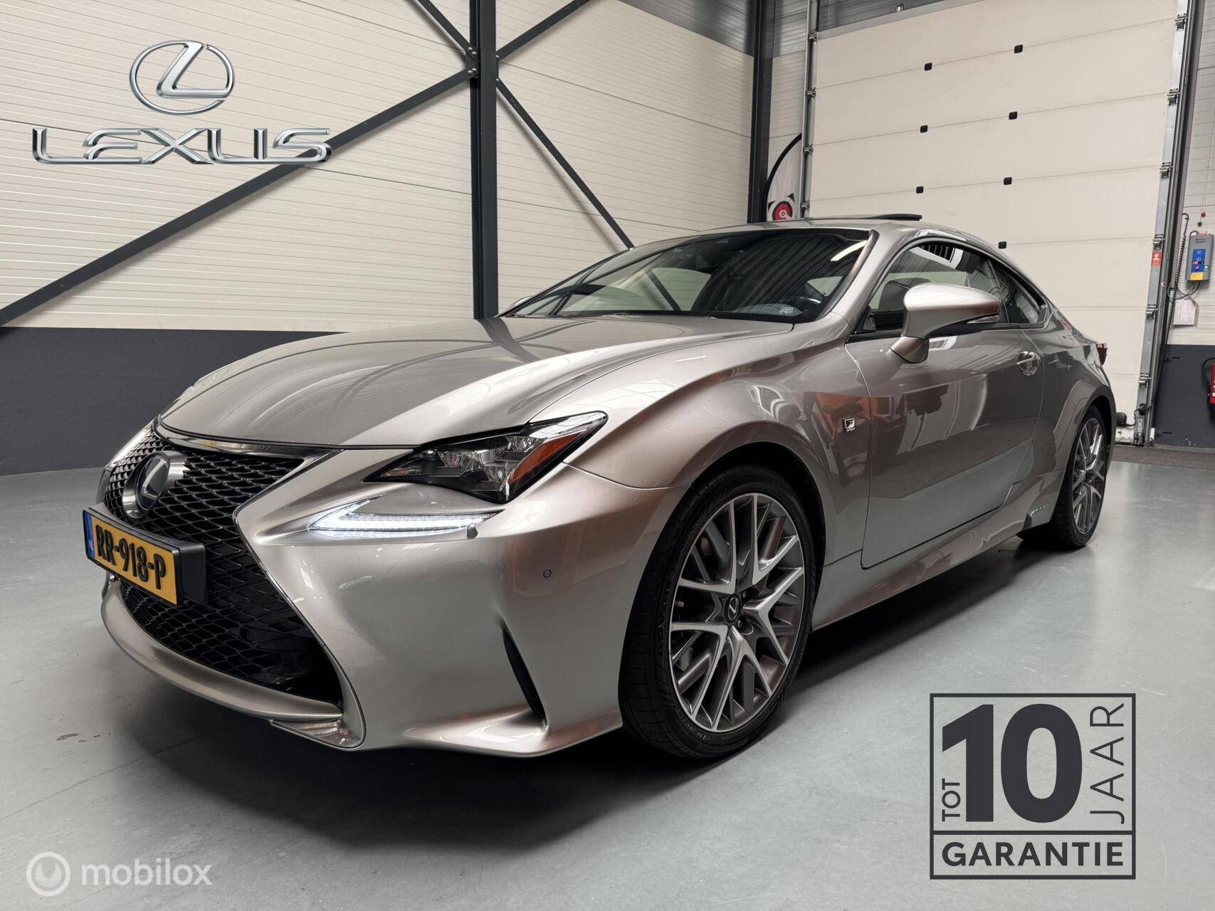 Foto van LEXUS LEXUS RC300H