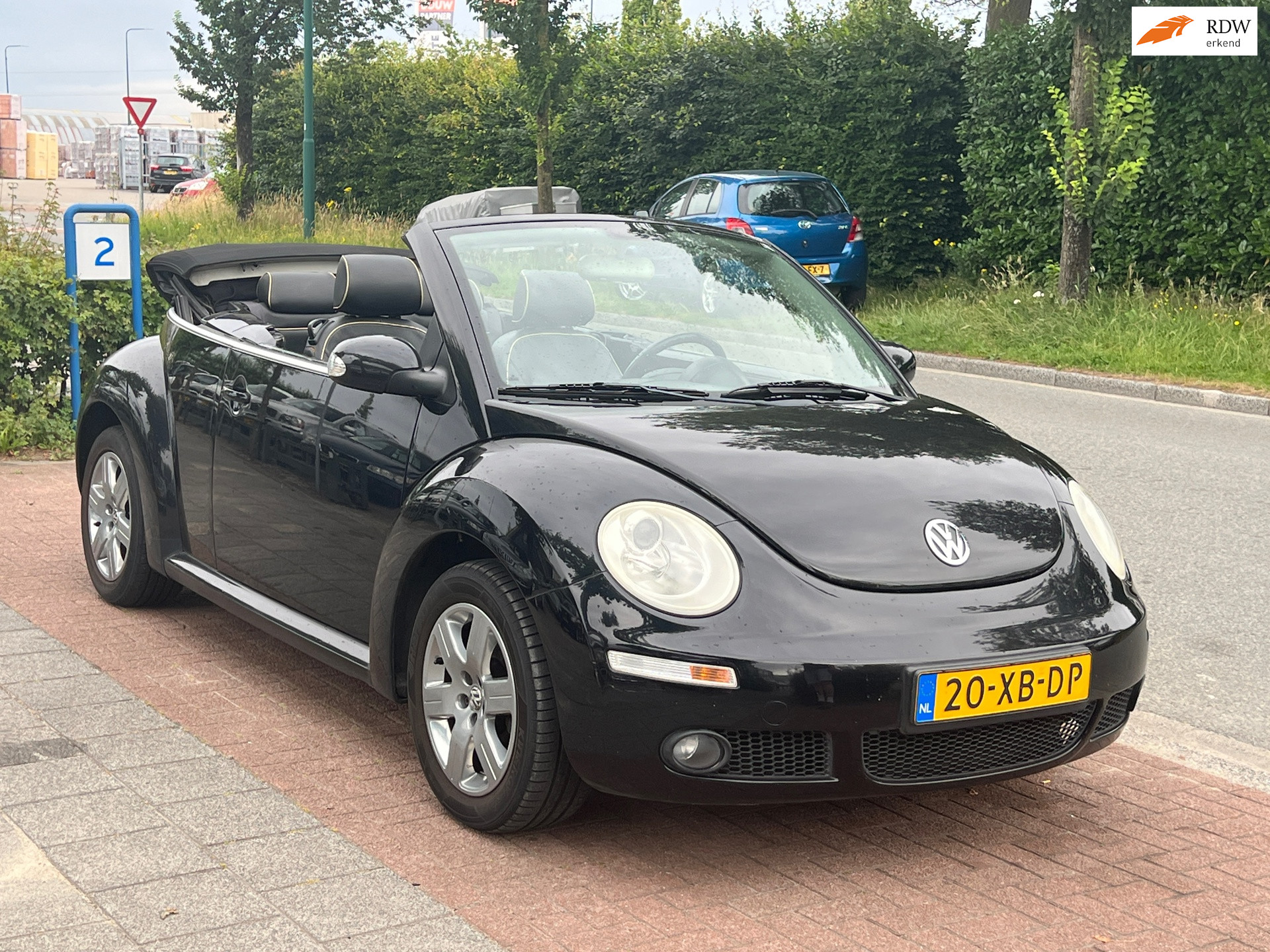 Volkswagen New Beetle Cabriolet 1.6 Highline | Airco | Leder 2007 - voorkant