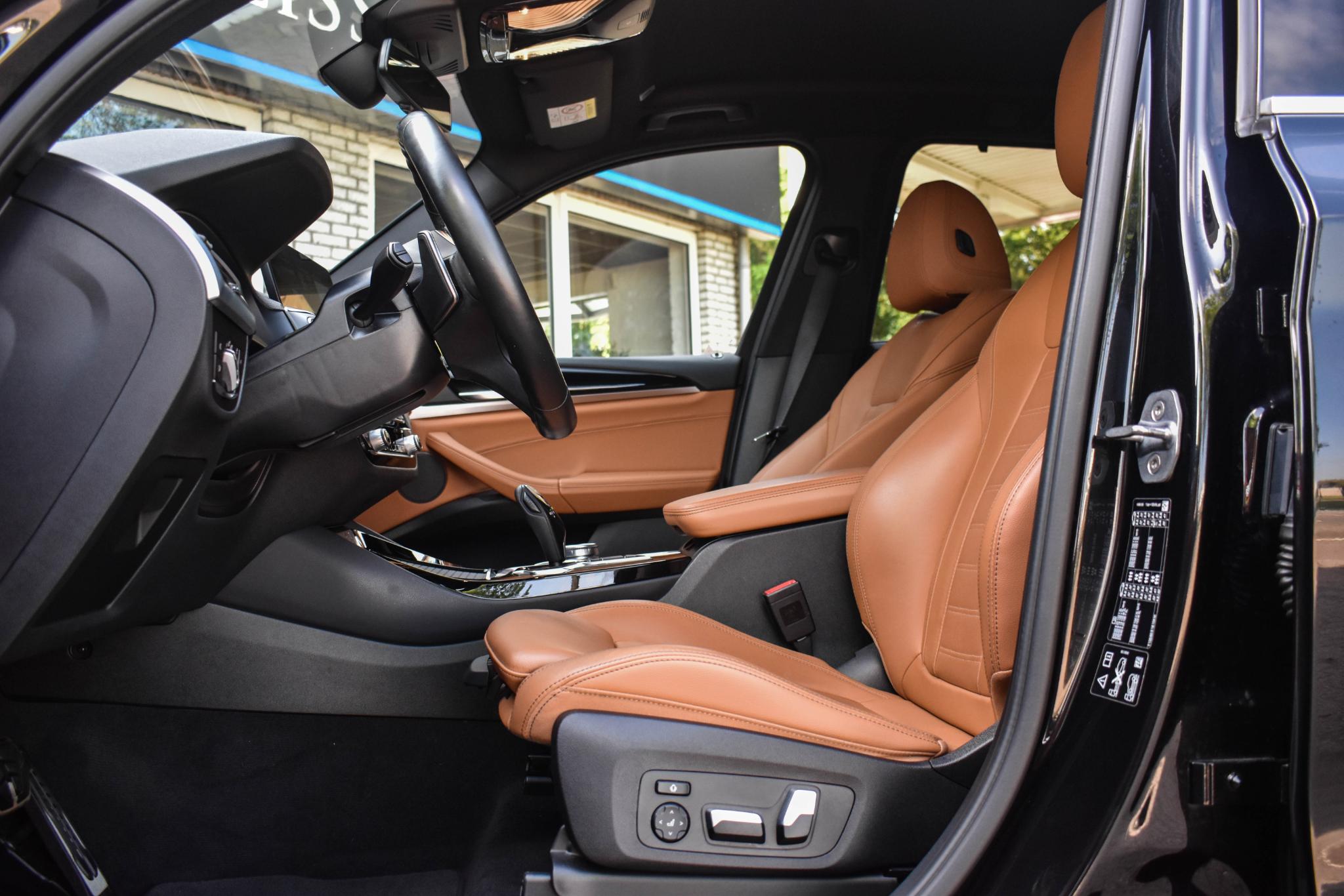 Foto van BMW X3 Xdrive20i