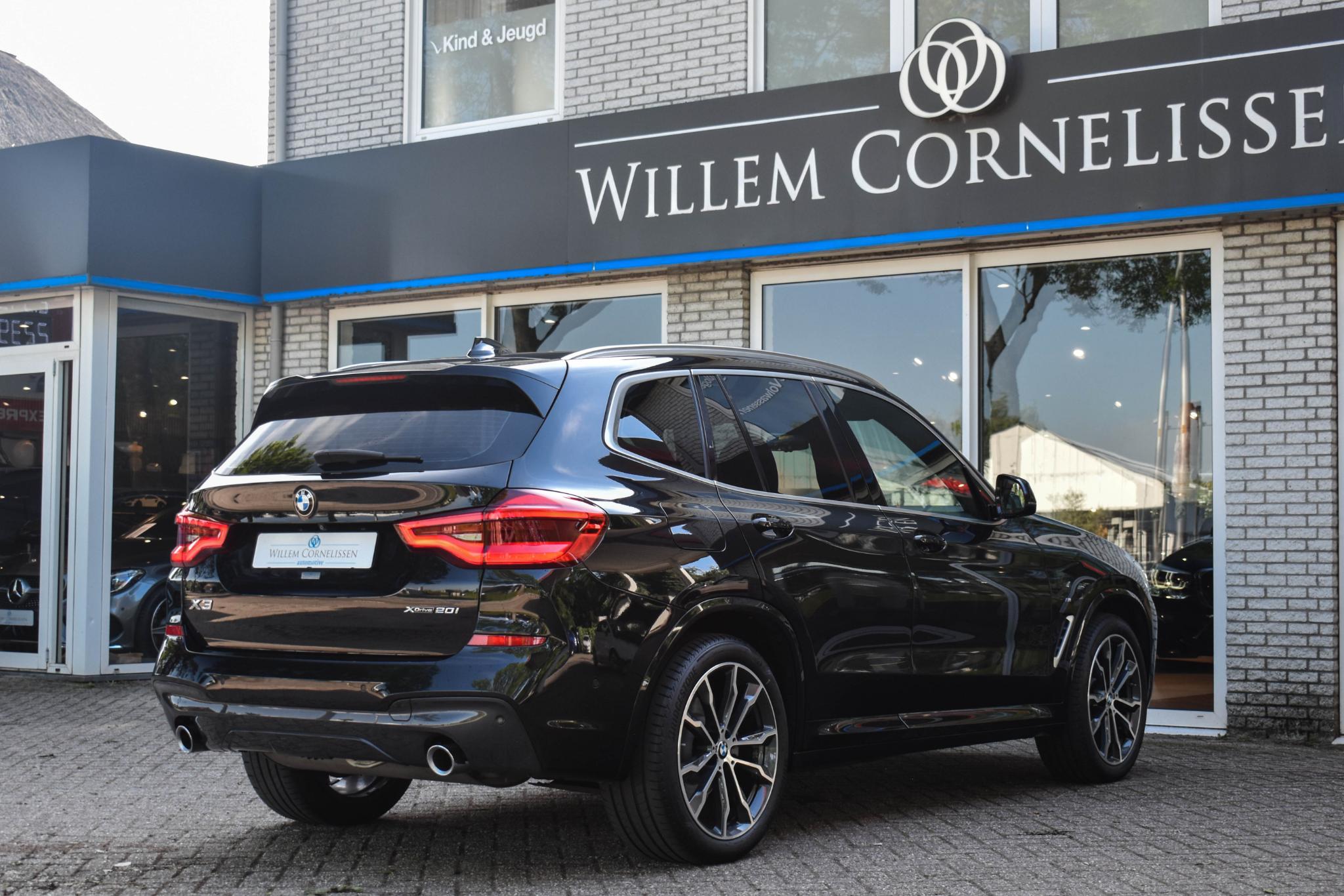 Foto van BMW X3 Xdrive20i
