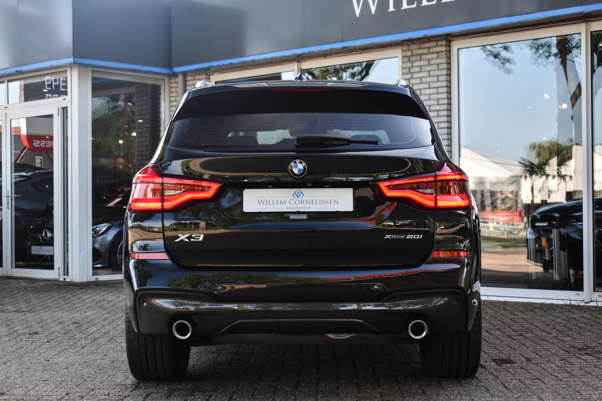 Foto van BMW X3 Xdrive20i