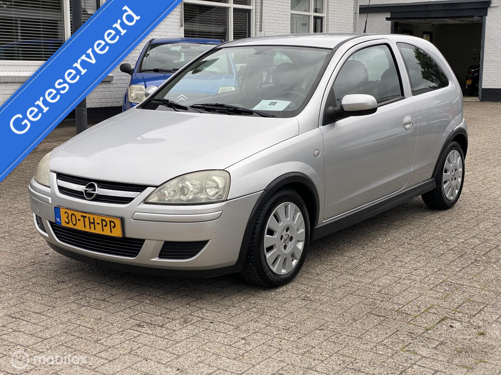 Opel Corsa-c 1.2-16V Silverline | Apk 3-2027 | Airco 2006 - voorkant