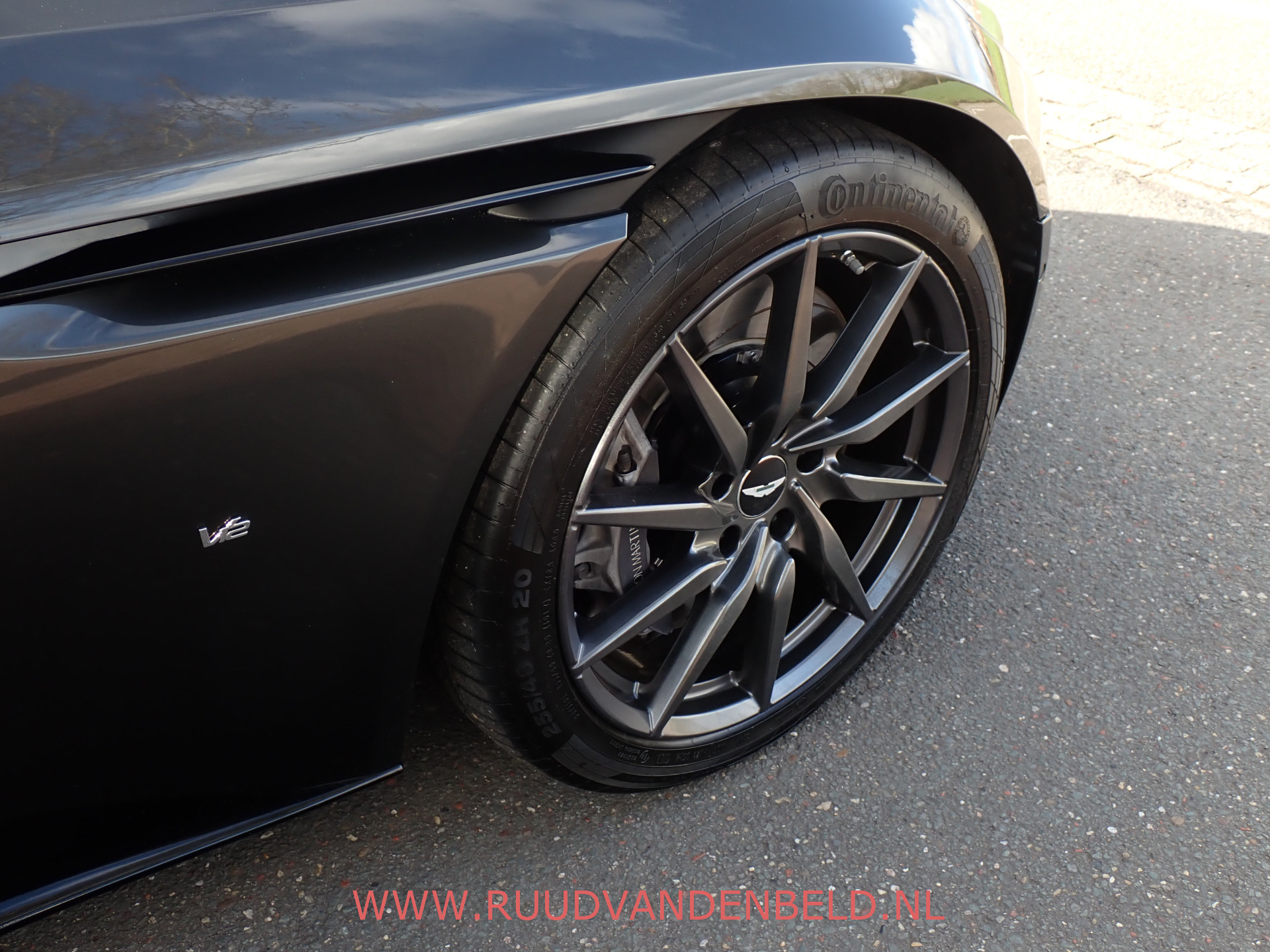 Foto van Aston Martin Db11