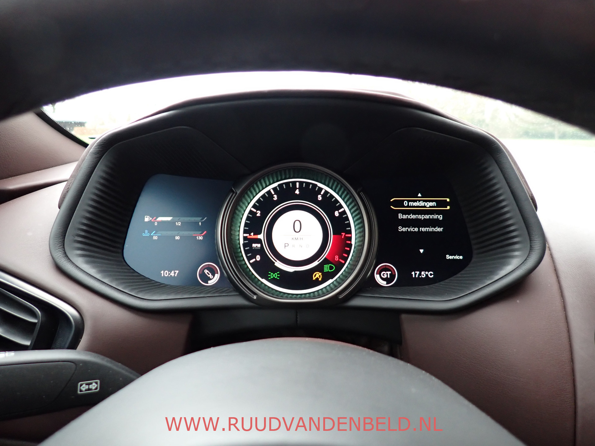 Foto van Aston Martin Db11