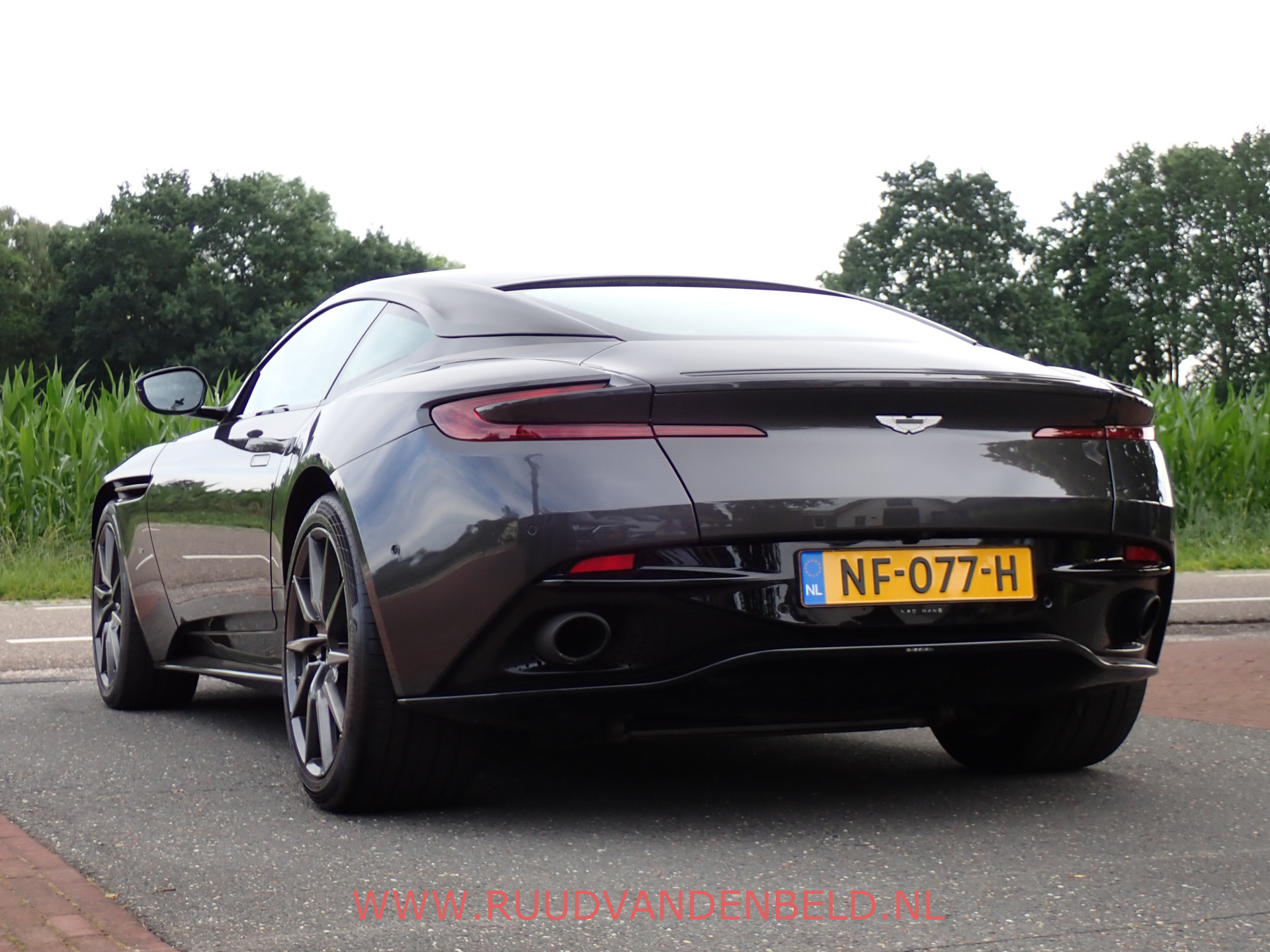 Foto van Aston Martin Db11