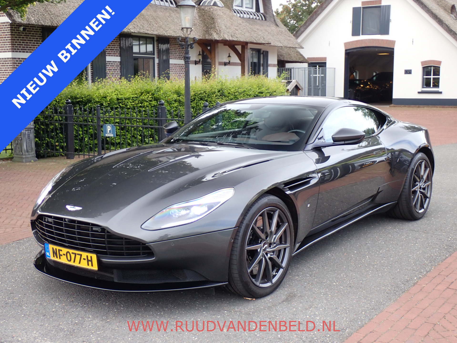 Aston Martin Db11 5.2 V12 2017 - voorkant