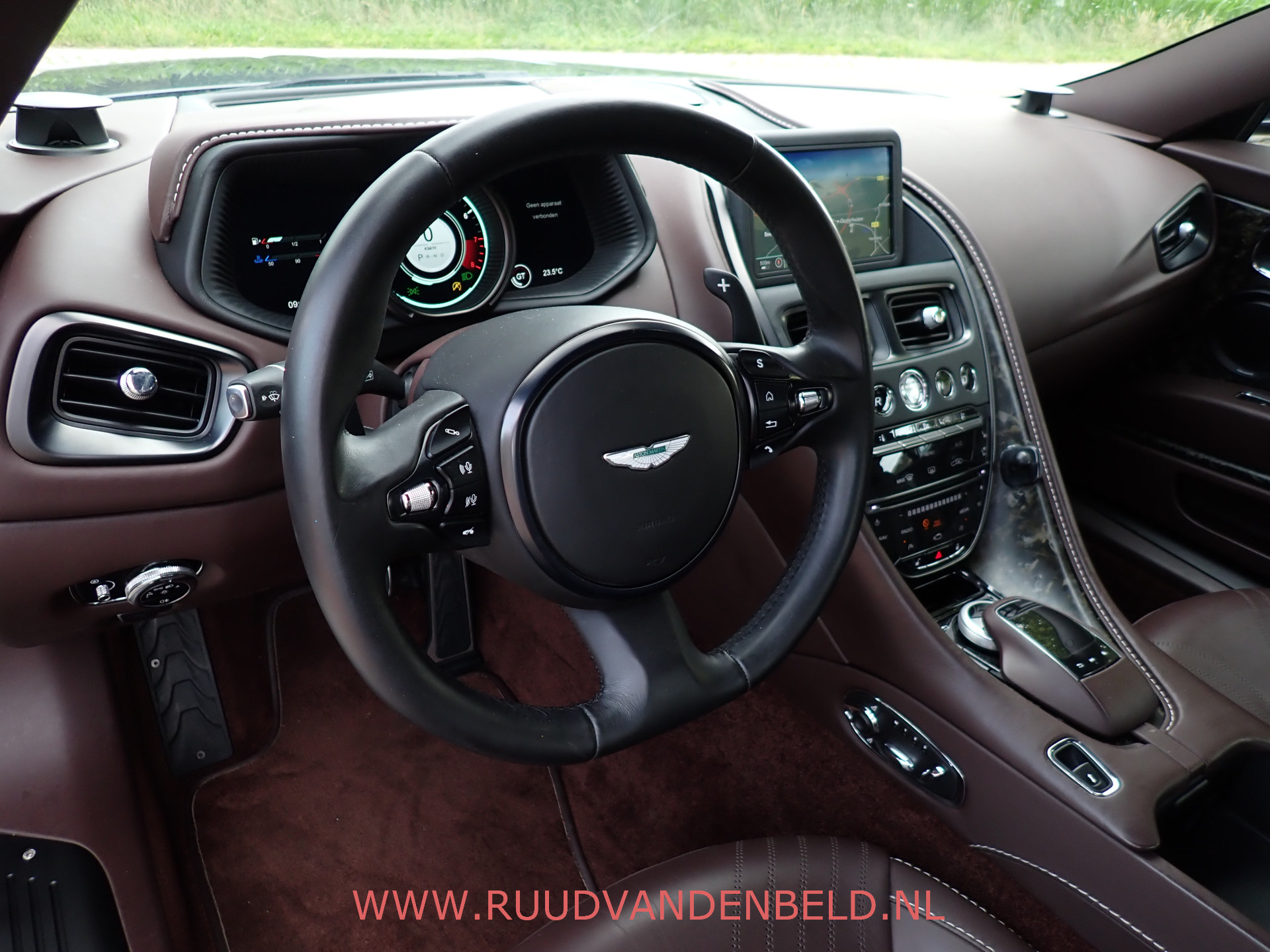 Foto van Aston Martin Db11