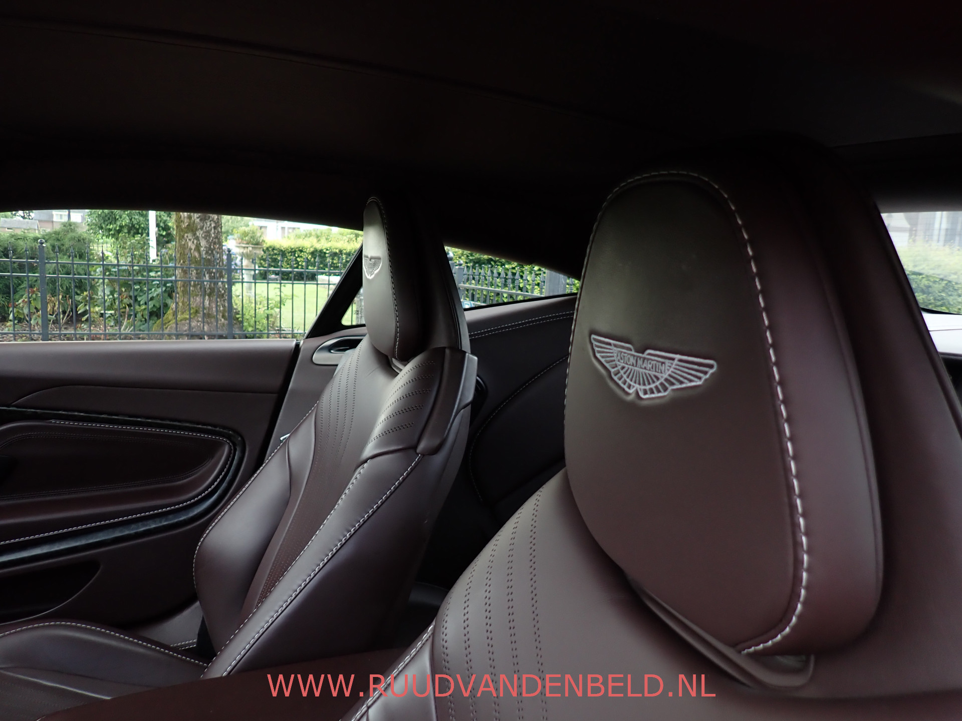 Foto van Aston Martin Db11