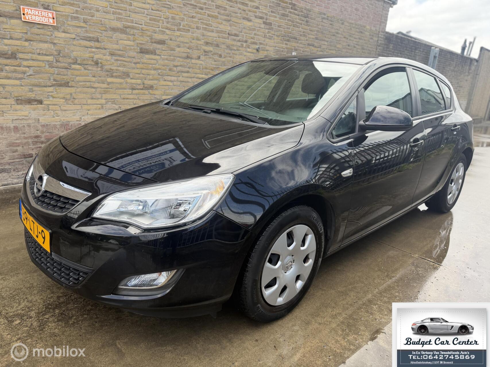 Opel Astra 1.4 Turbo Edition 2010 - voorkant
