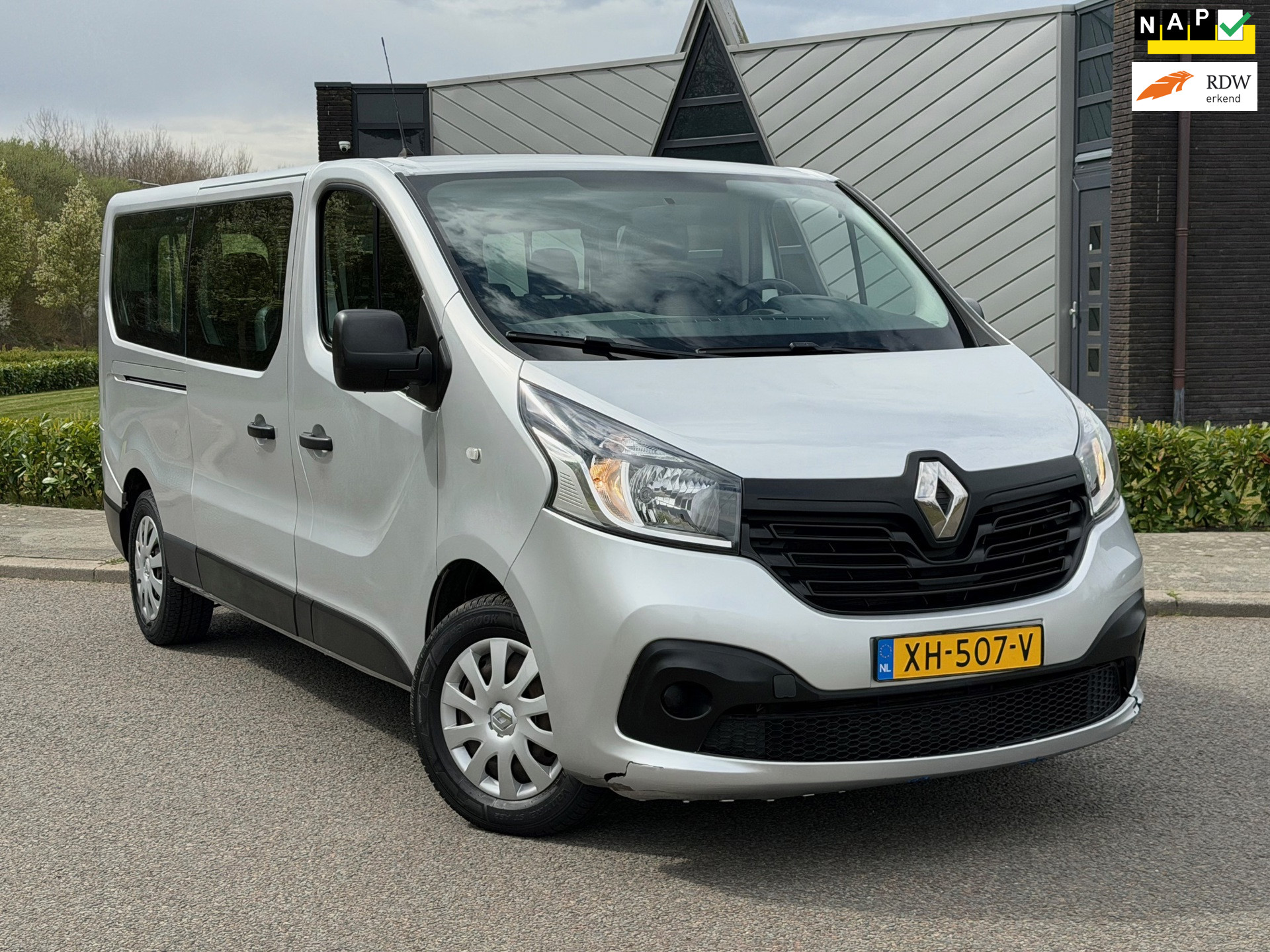 Renault Trafic 1.6 dCi  L2H1| Airco | Cruise | Radio | 9 persoons | 2019 - voorkant