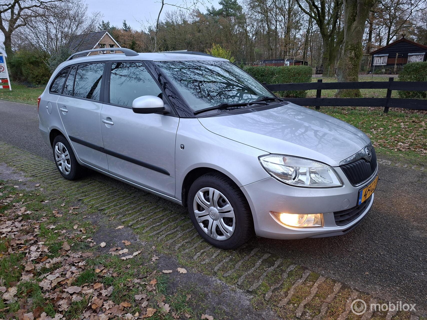 Skoda Fabia 1.2 TSI Drive  BOUWJAAR 2014 // nieuwe apk 2014 - voorkant