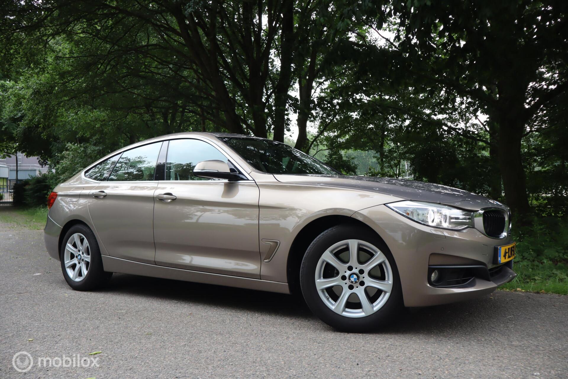 BMW 328i xDrive 328i xDrive High Executive! 2014 - voorkant