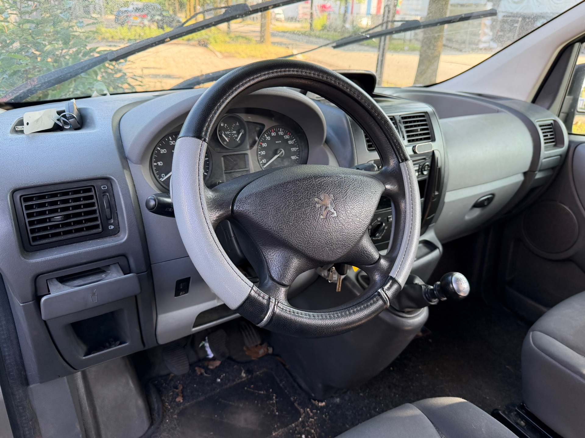 Foto van Peugeot Expert 229 L2h2 2.0hdi 16v-120