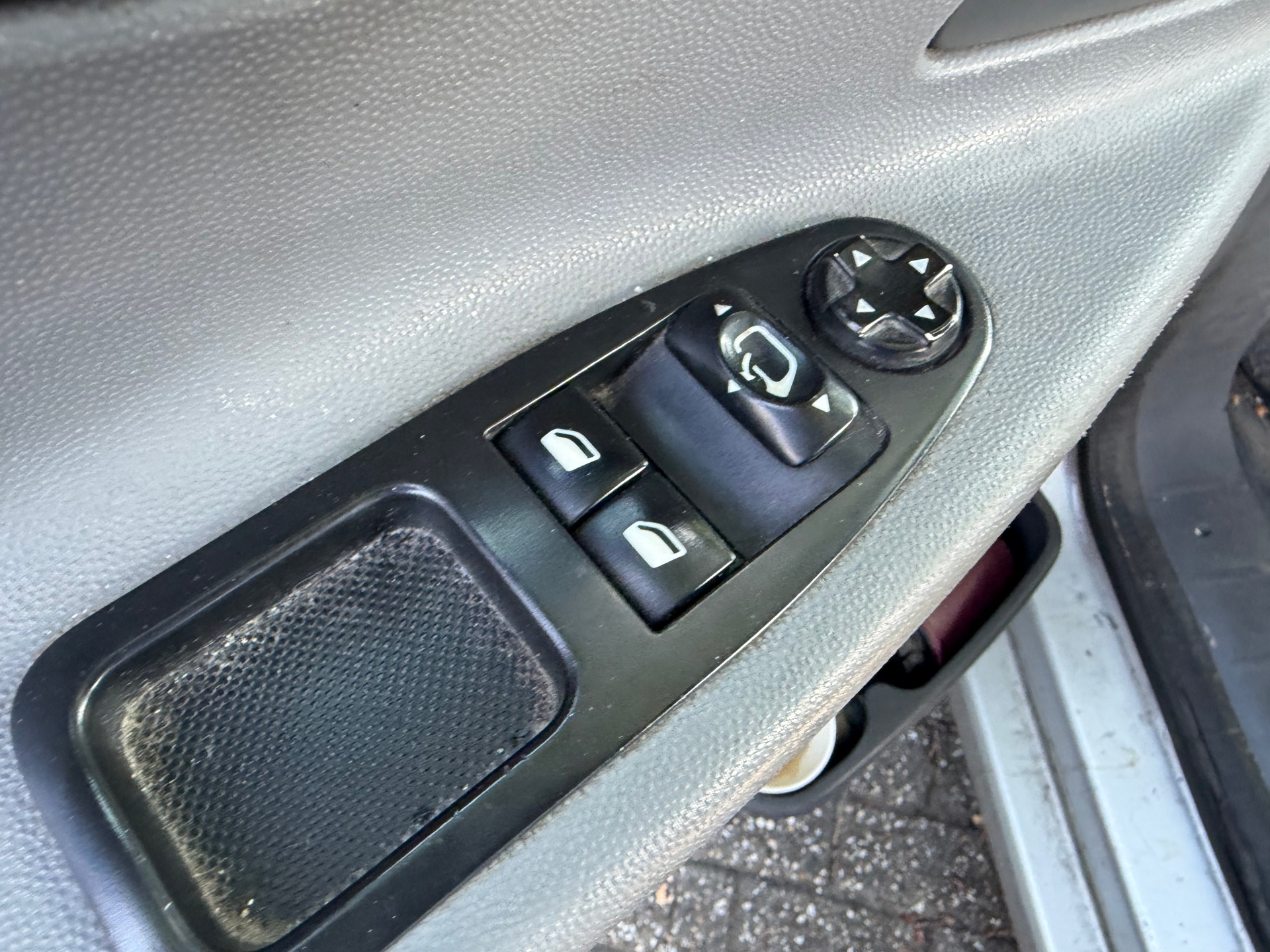 Foto van Peugeot Expert 229 L2h2 2.0hdi 16v-120