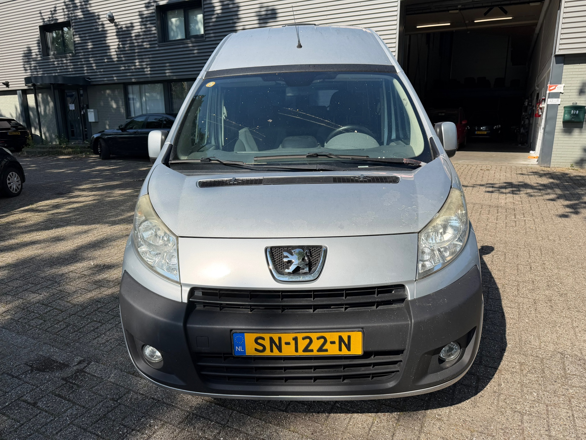 Foto van Peugeot Expert 229 L2h2 2.0hdi 16v-120