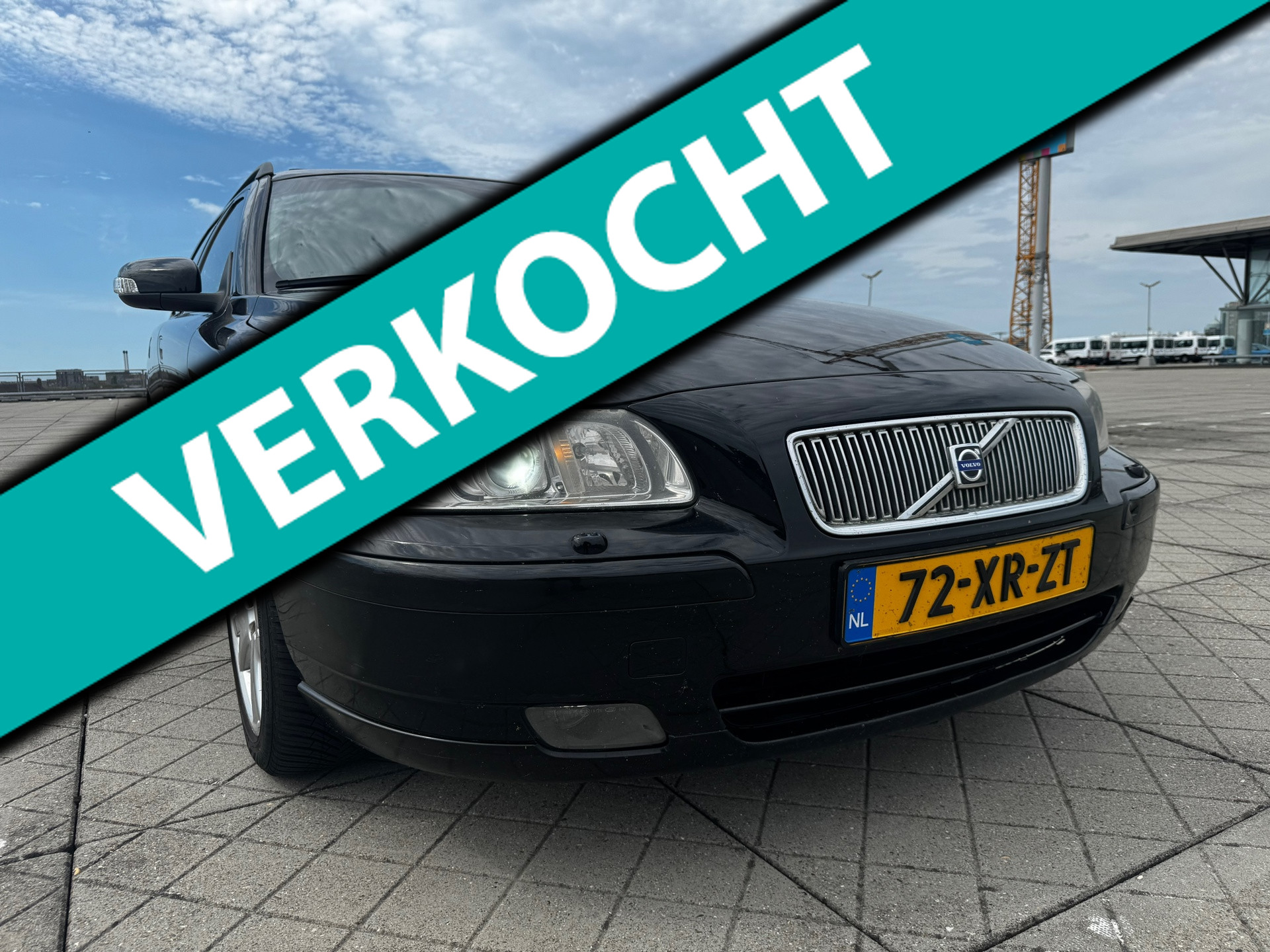 Volvo V70 2.4 Edition Sport AUT LEER CLIMA CRUISE CARPLAY 2007 - voorkant