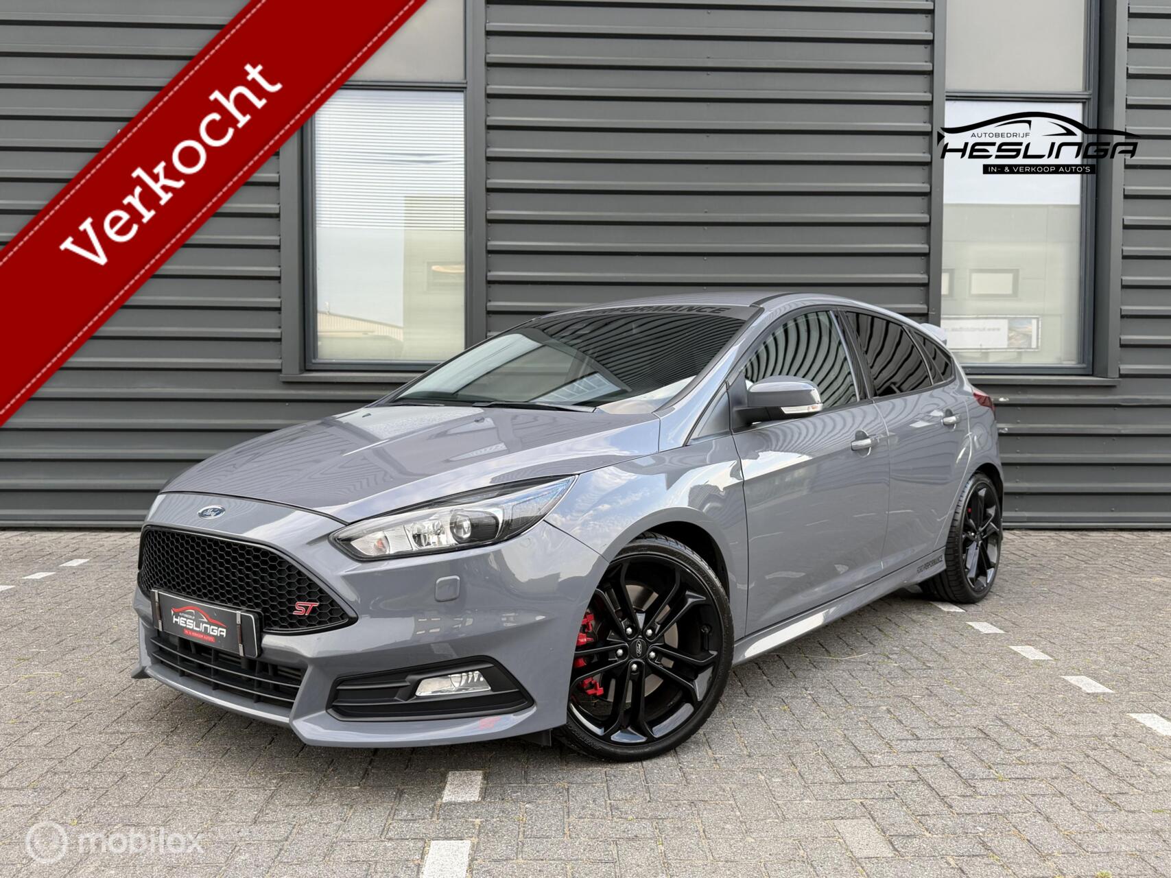 Ford Focus 2.0 ST | ST 2 | 250 PK | Recaro sport 2017 - voorkant