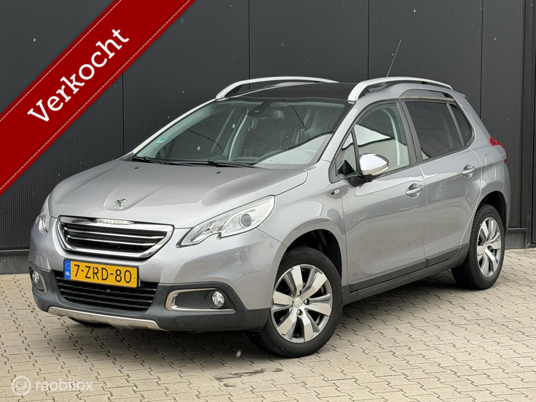 Peugeot 2008 1.2 82PK Style | CRUISE | CLIMA | TREKHAAK | 2015 - voorkant