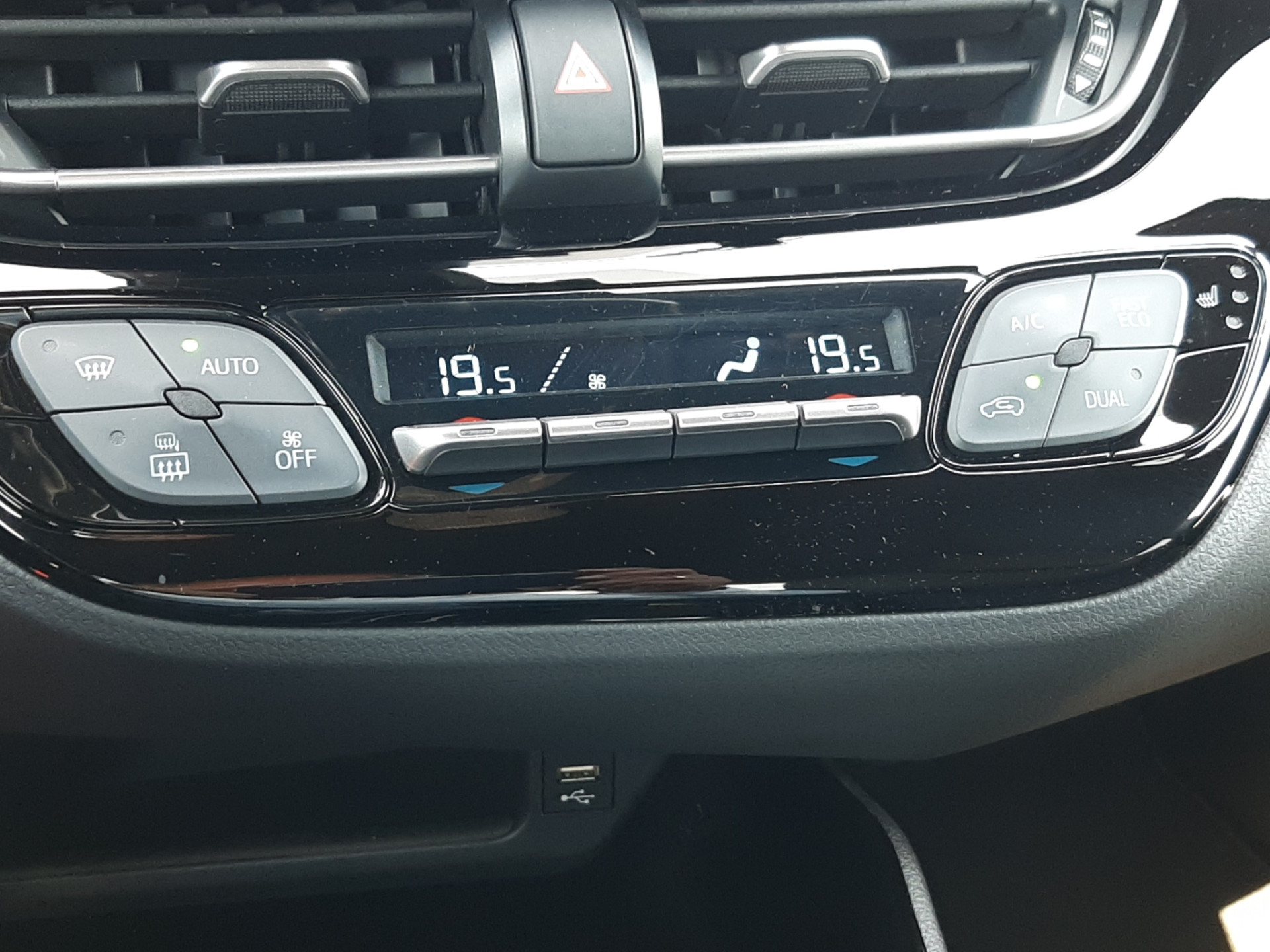 Foto van Toyota Toyota C-hr
