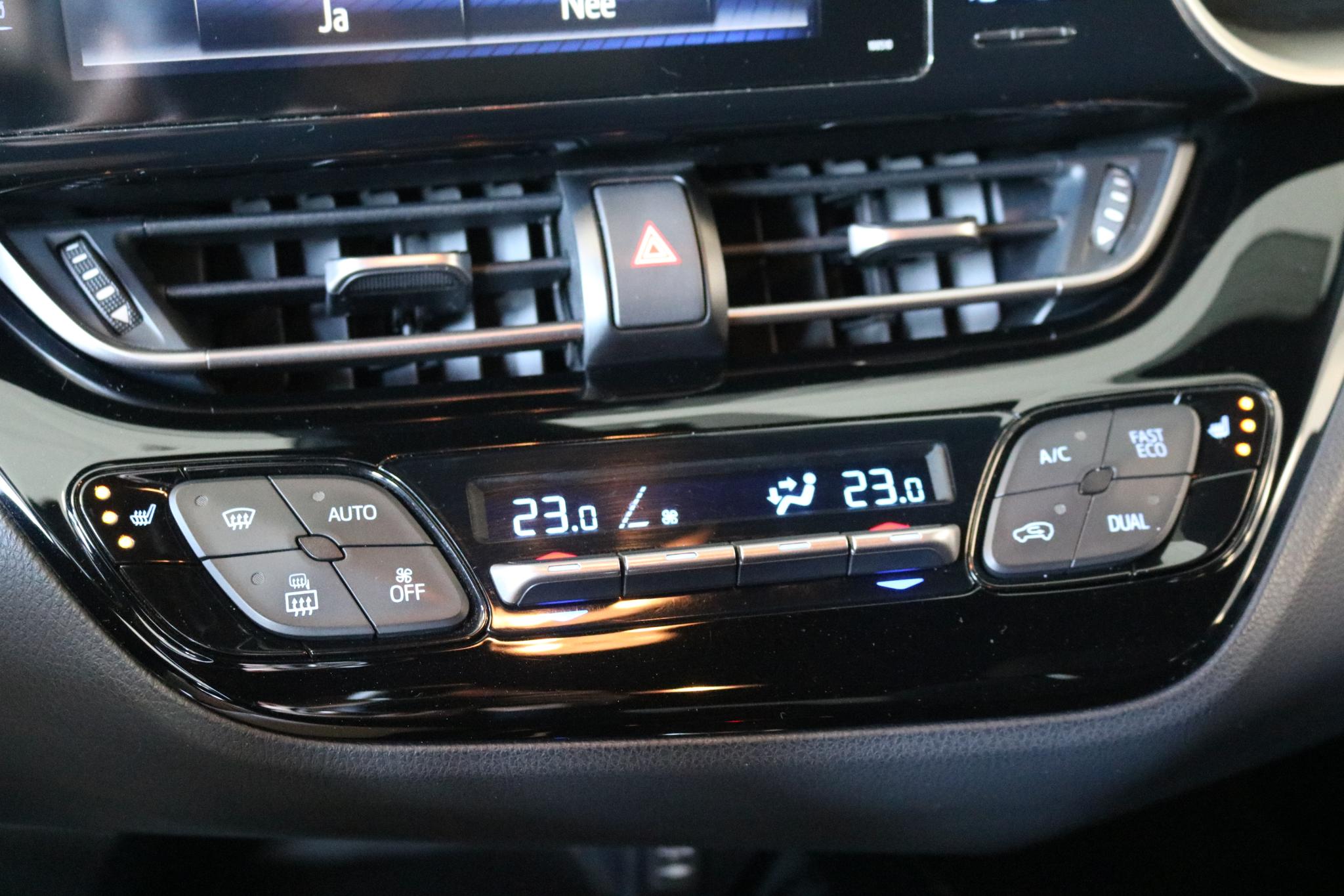 Foto van Toyota C-hr