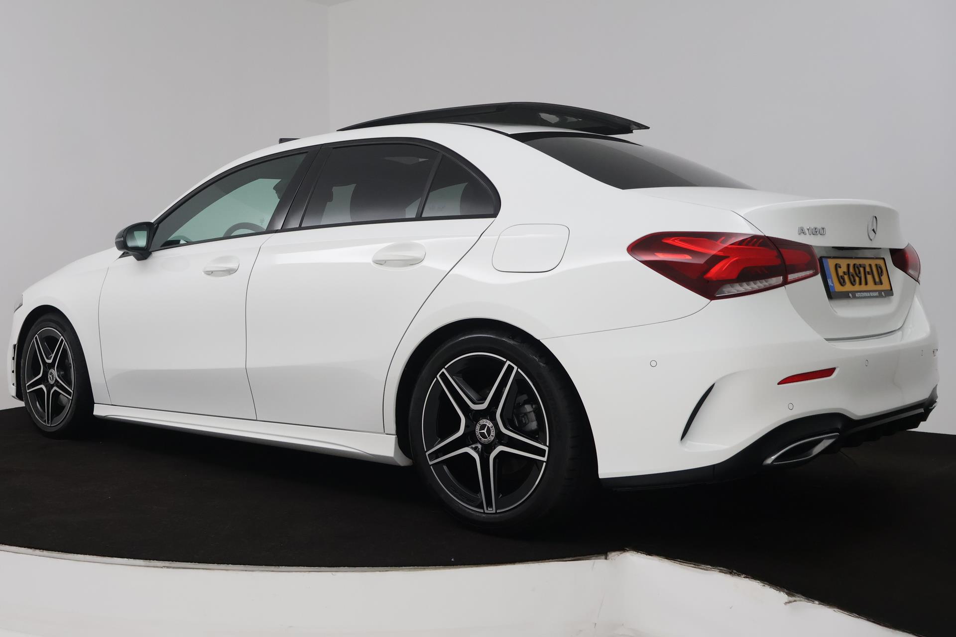 Foto van Mercedes-Benz A 180