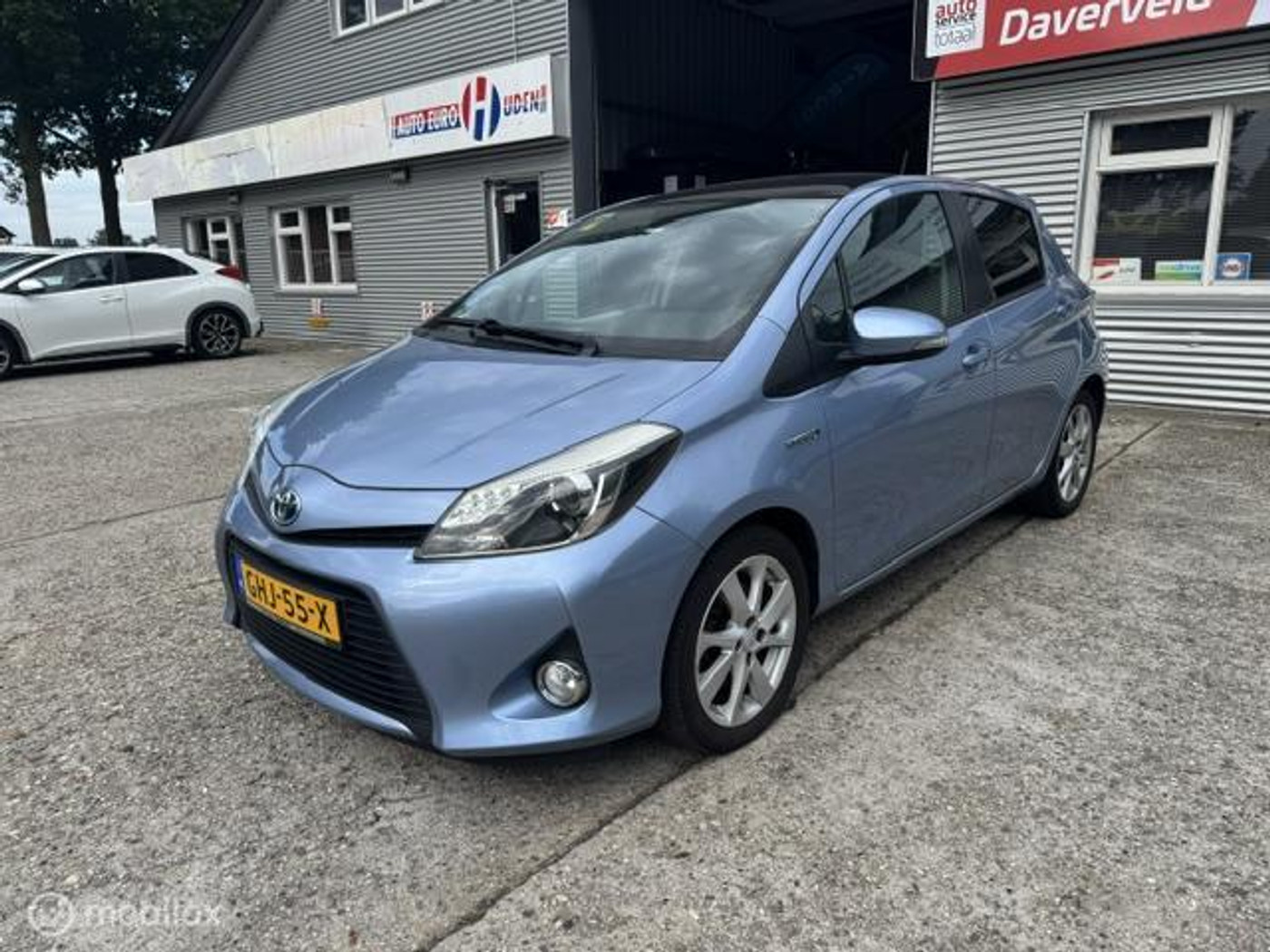 Toyota Toyota Yaris Hybrid 1.5 Full Hybrid Dynamic Panoramadak+Leder! 2013 - voorkant
