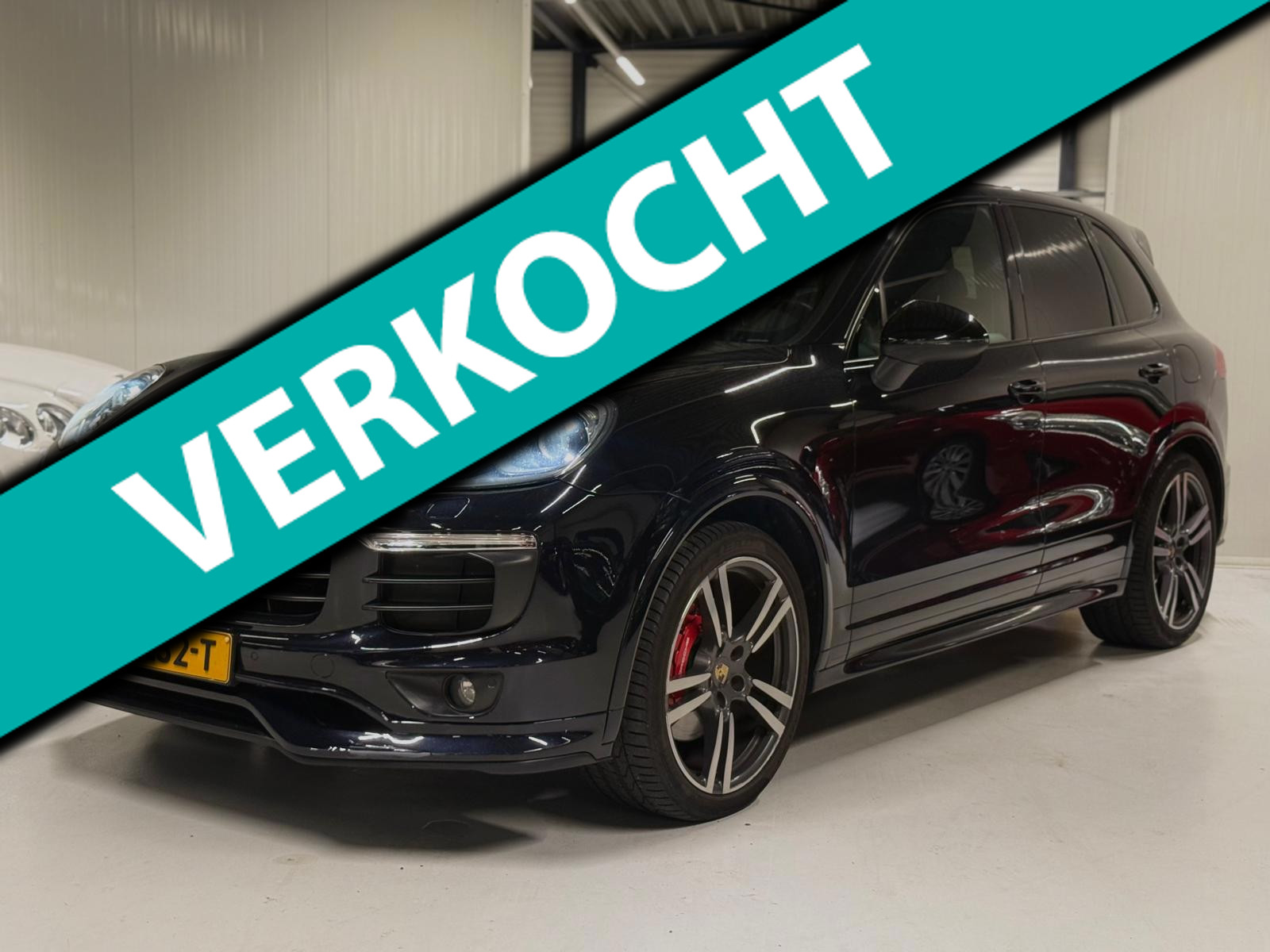 Foto van PORSCHE CAYENNE S E-HYBRID