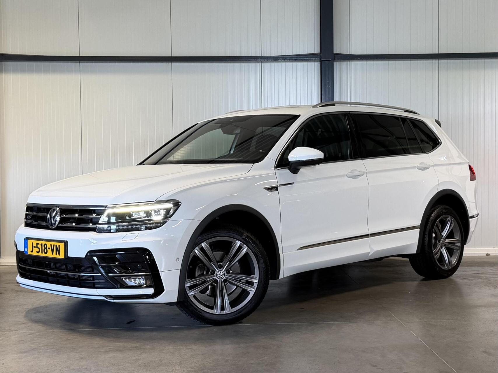 Volkswagen Tiguan 1.5 TSI R-line 7p Trekhaak Camera 2020 - voorkant