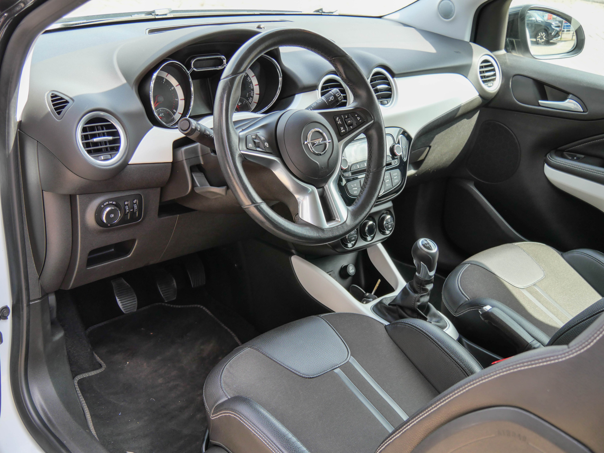 Foto van Opel Adam