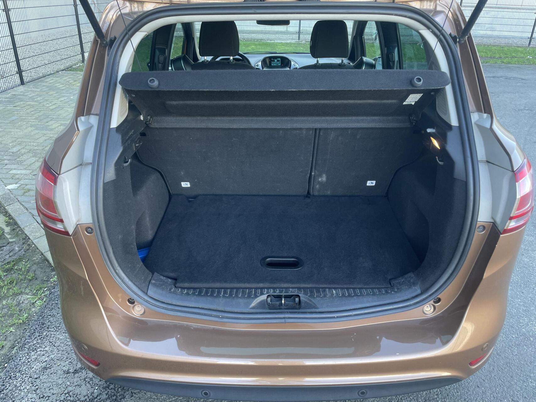 Foto van Ford B-max