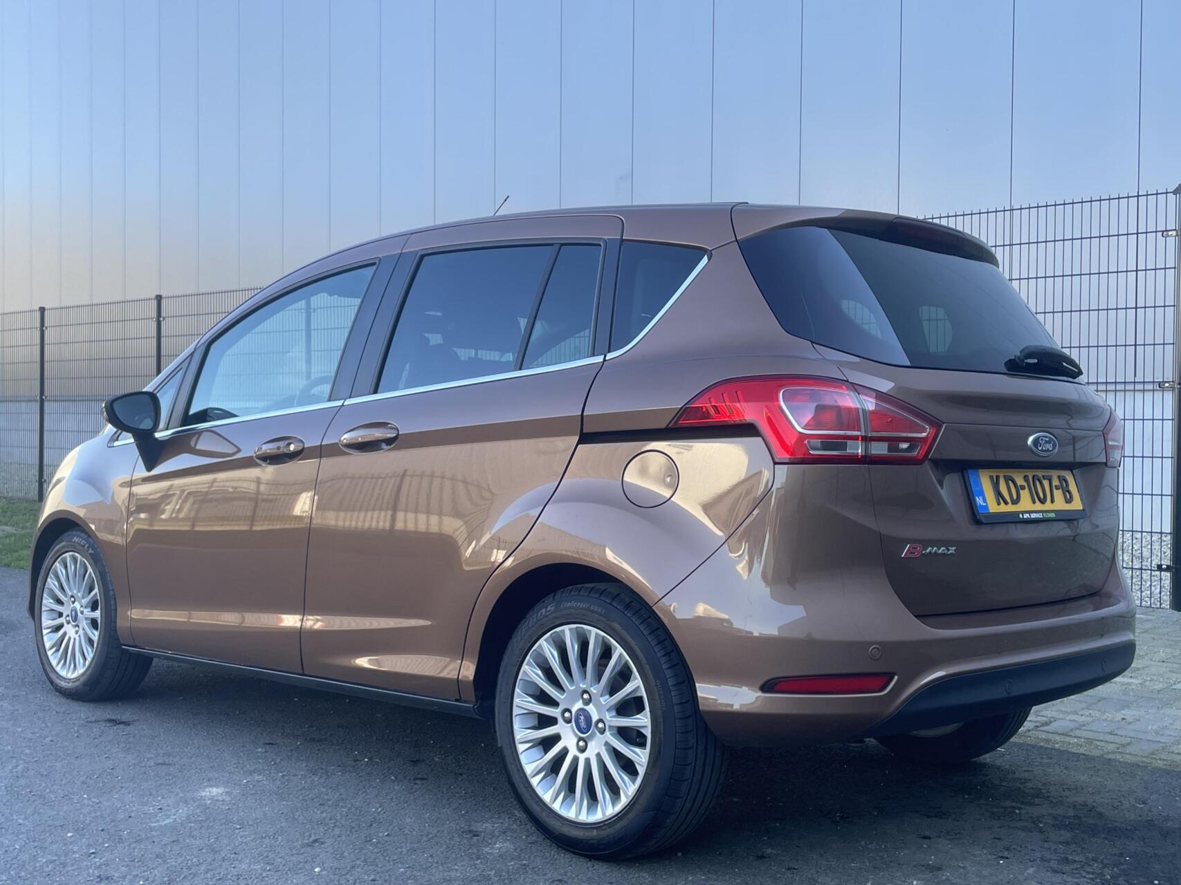 Foto van Ford B-max