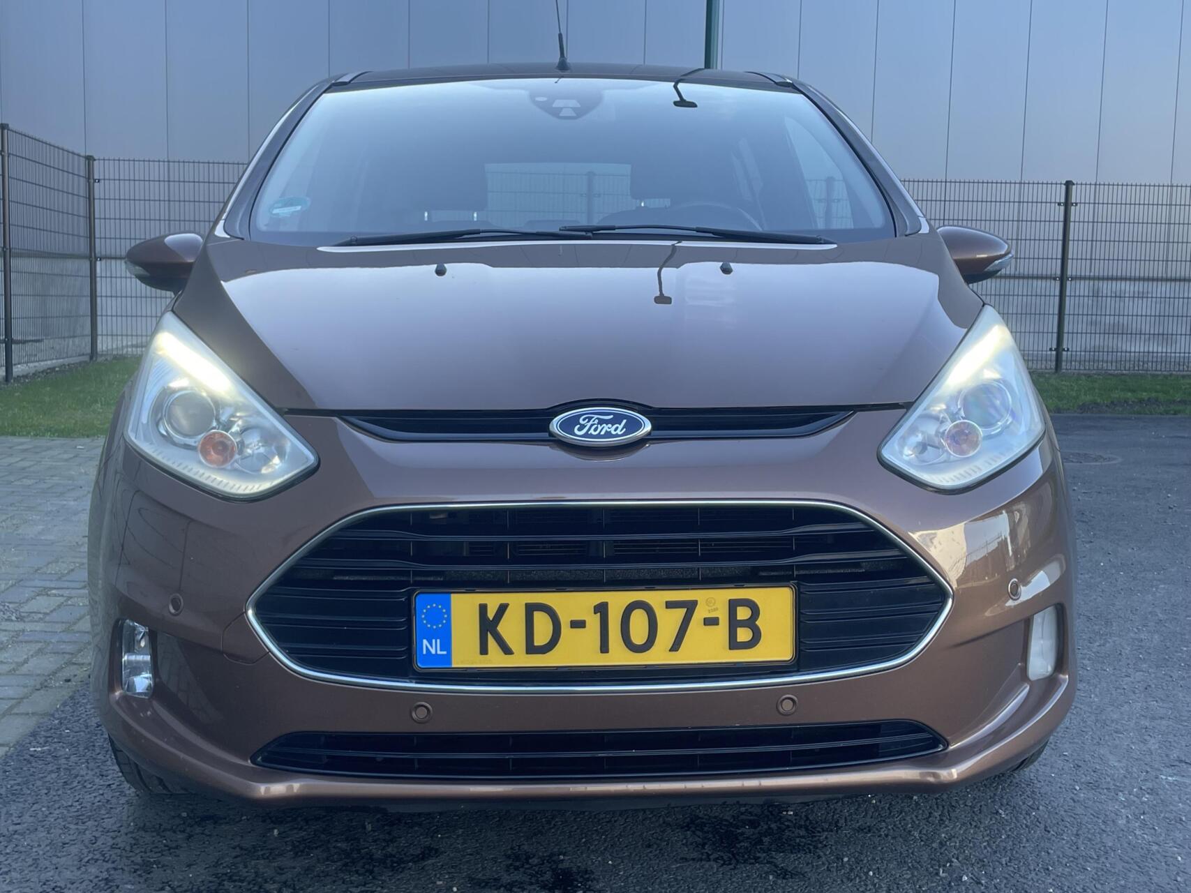 Foto van Ford B-max