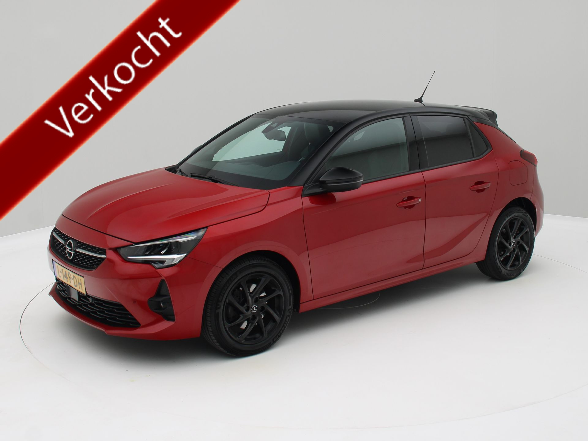 Opel Corsa 1.2 GS Line Automaat 130pk / Leder int. / Camera / Two Tone / Origineel NL 2021 - voorkant