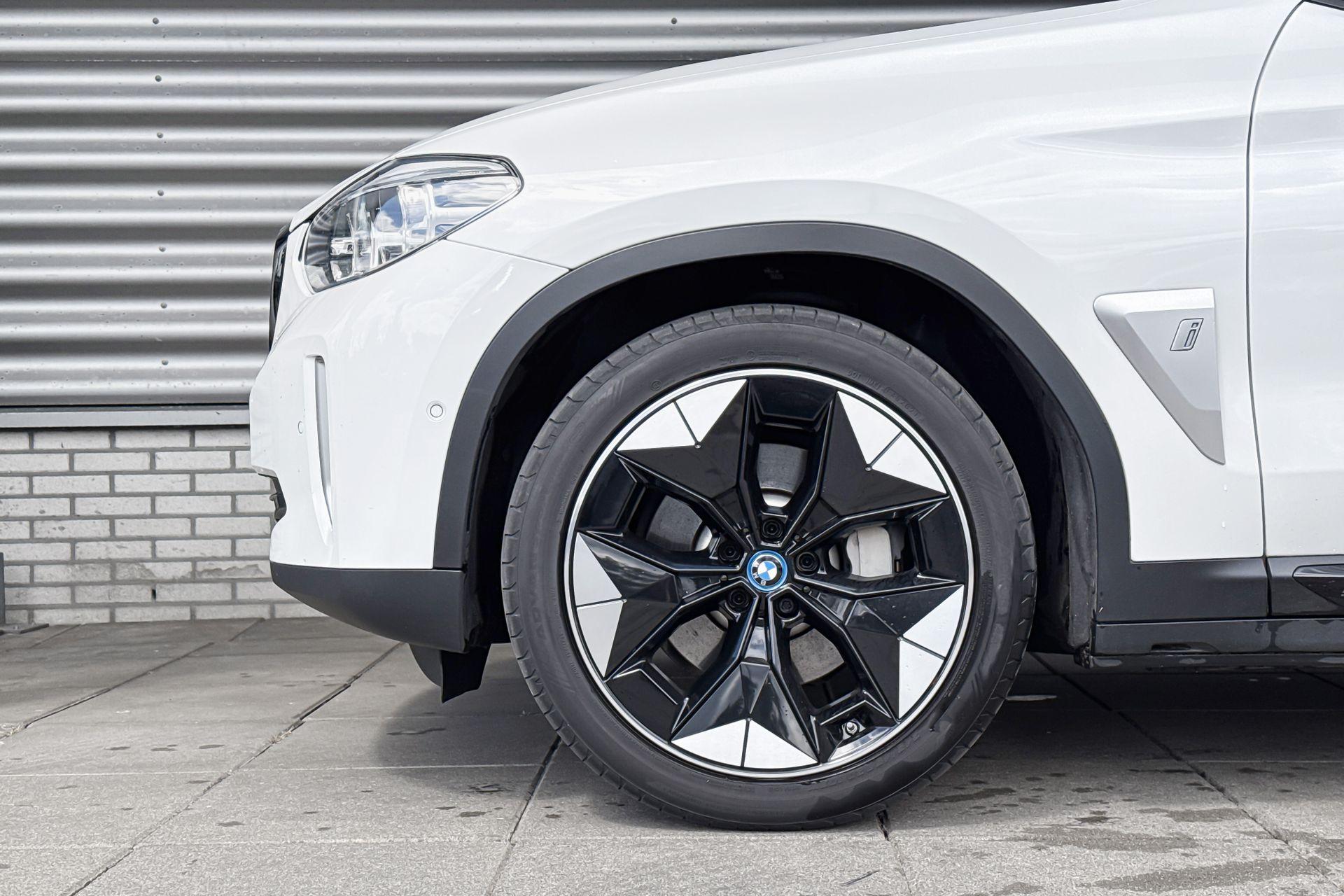 Foto van BMW Ix3