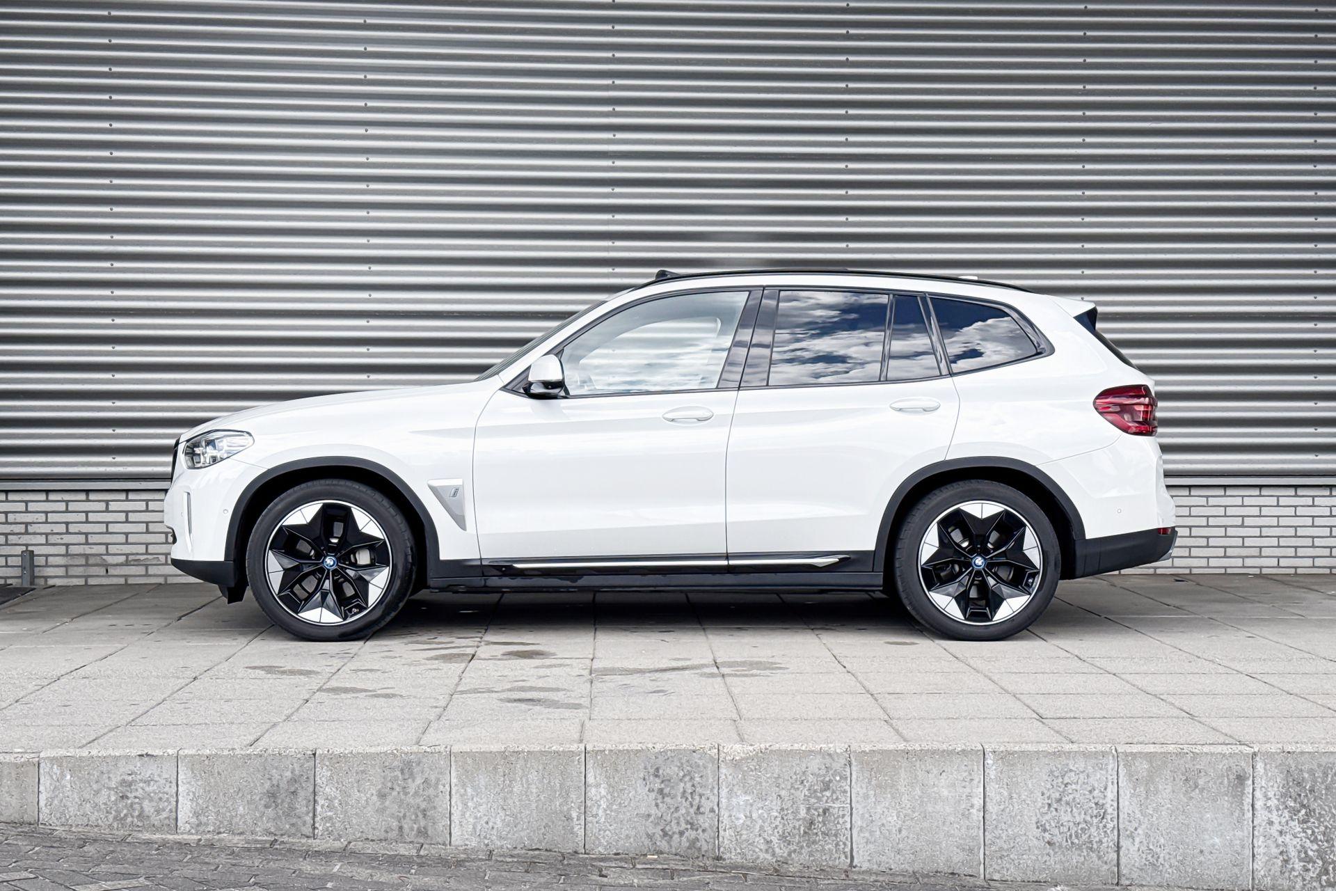 Foto van BMW Ix3