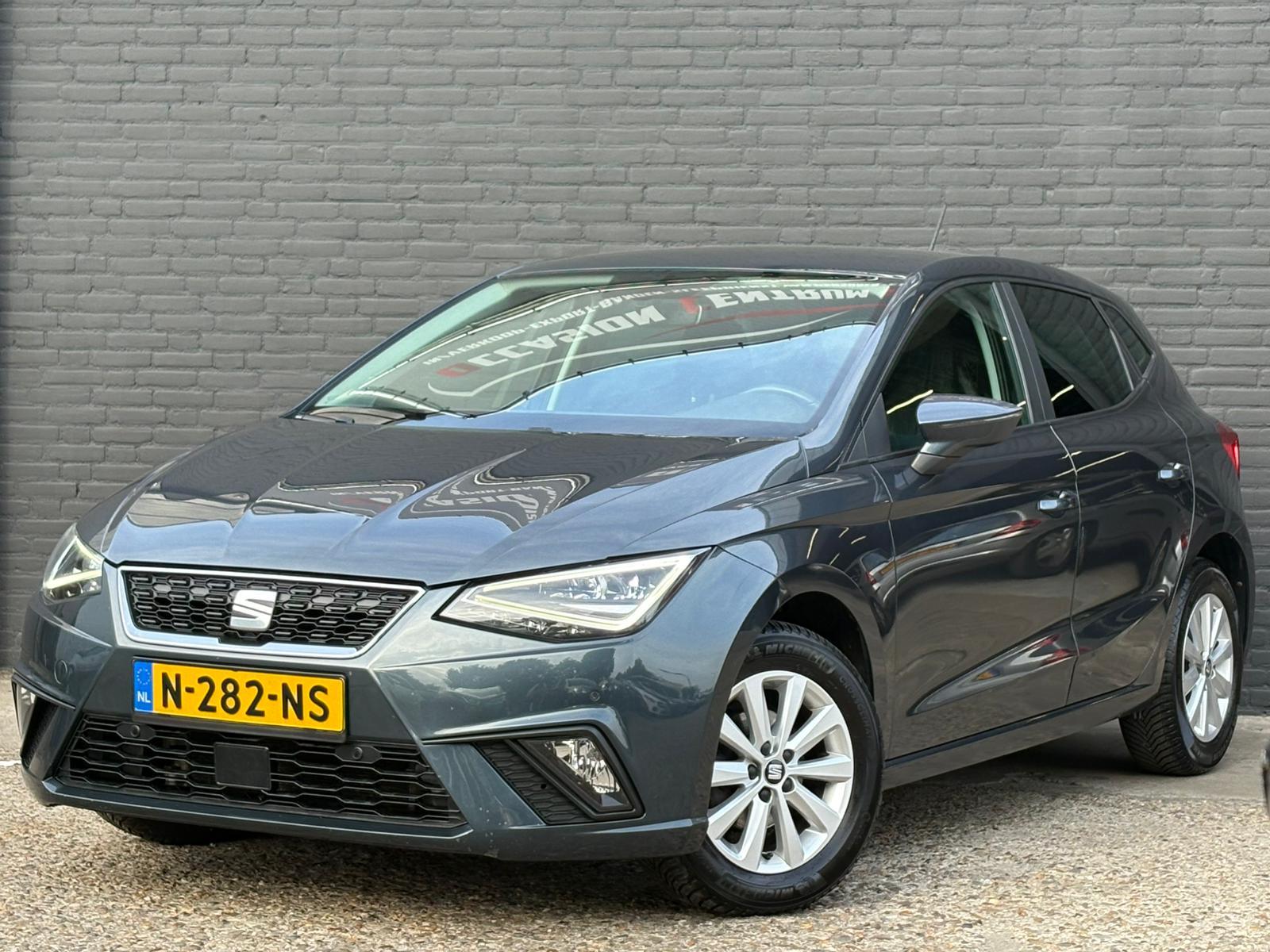 Seat Ibiza 1.0 TSI Style | NAVI |LED| CRUISE | PDC | AIRCO | MULTI STUUR | NWE APK 2020 - voorkant