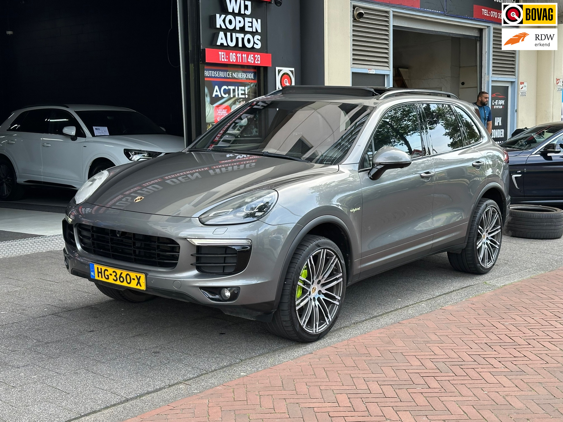 Foto van PORSCHE CAYENNE S E-HYBRID