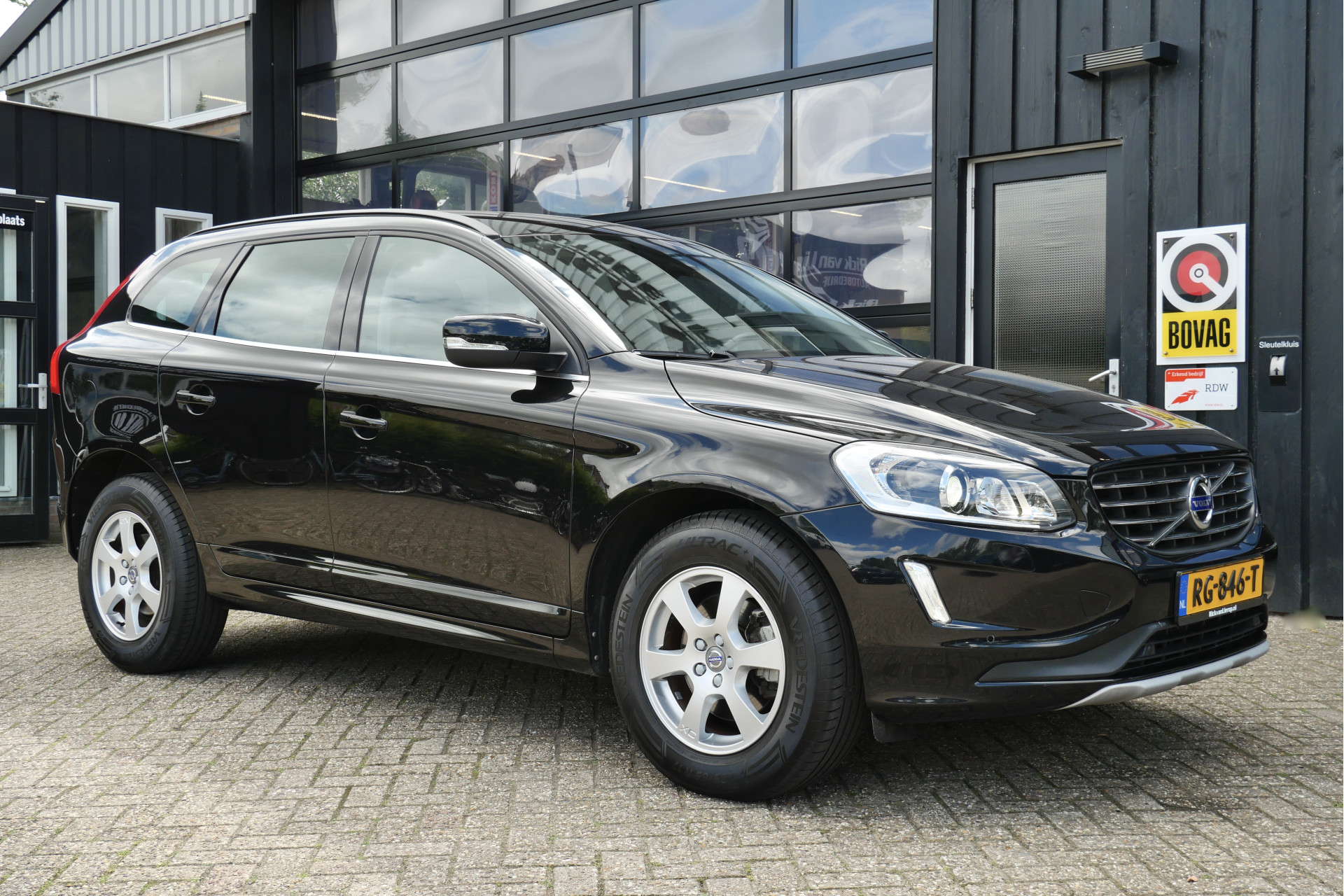 Volvo Xc60 2.0 D3 FWD Polar+ 2017 - voorkant