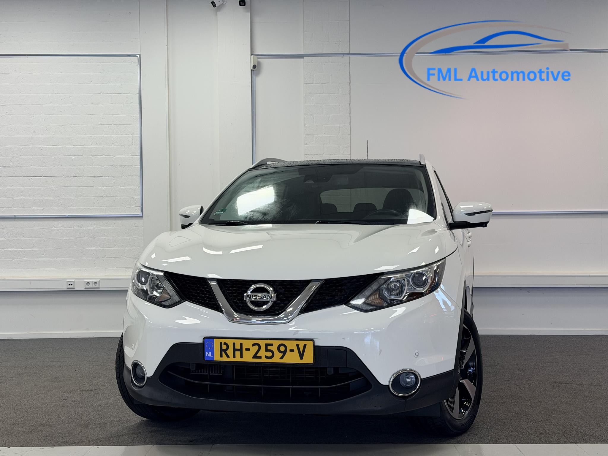 Nissan Qashqai 1.6 N-Connecta 2016 - voorkant